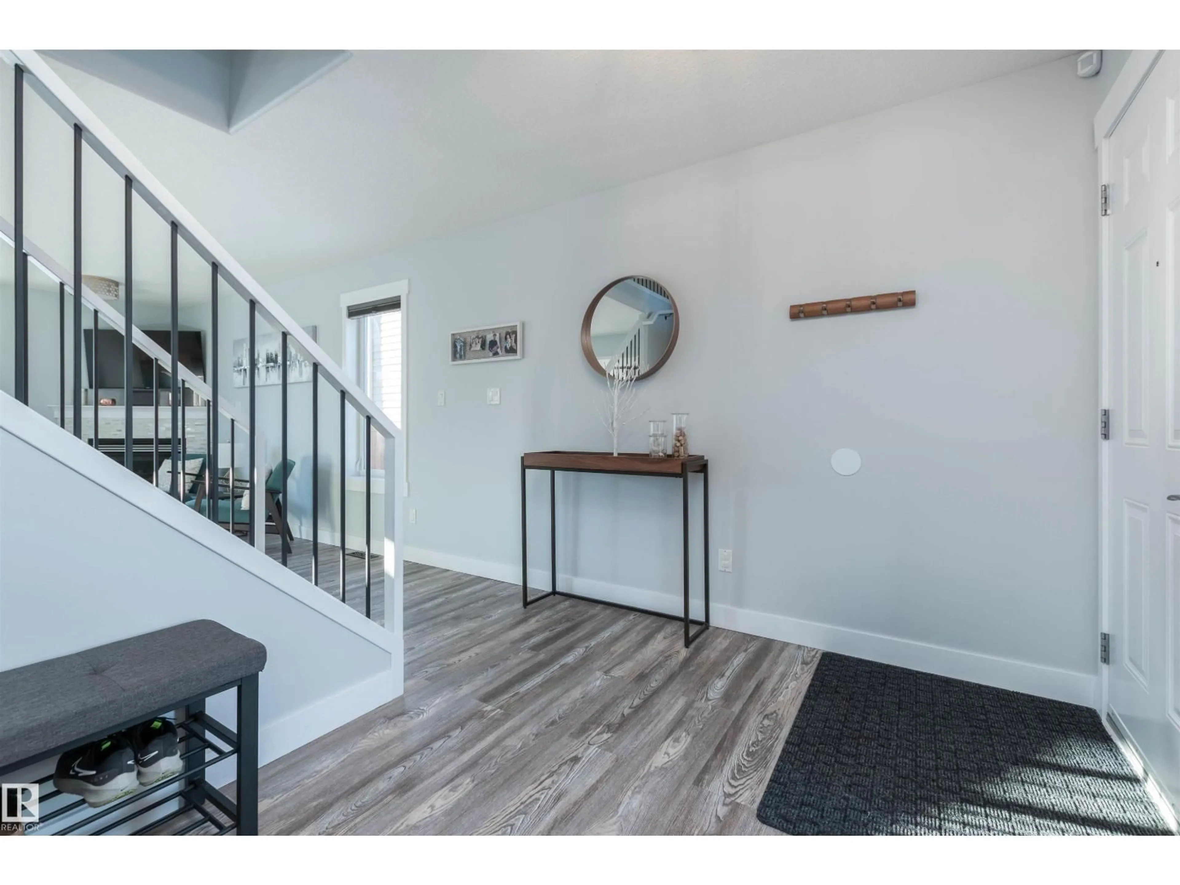 Indoor entryway for 507 FOXBORO LO, Sherwood Park Alberta T8A0Y4