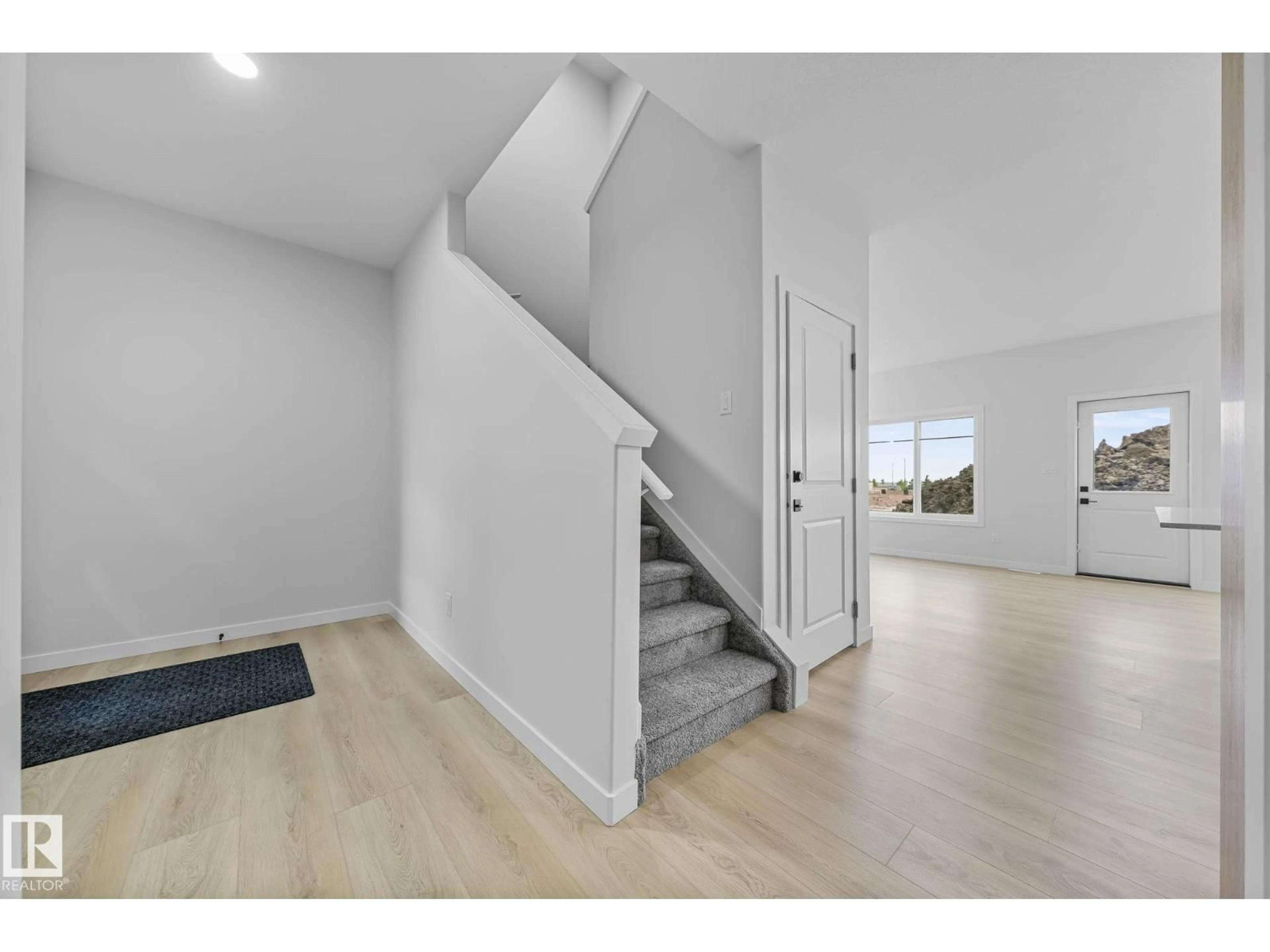 Unknown for 6385 KING WD, Edmonton Alberta T6W5J3