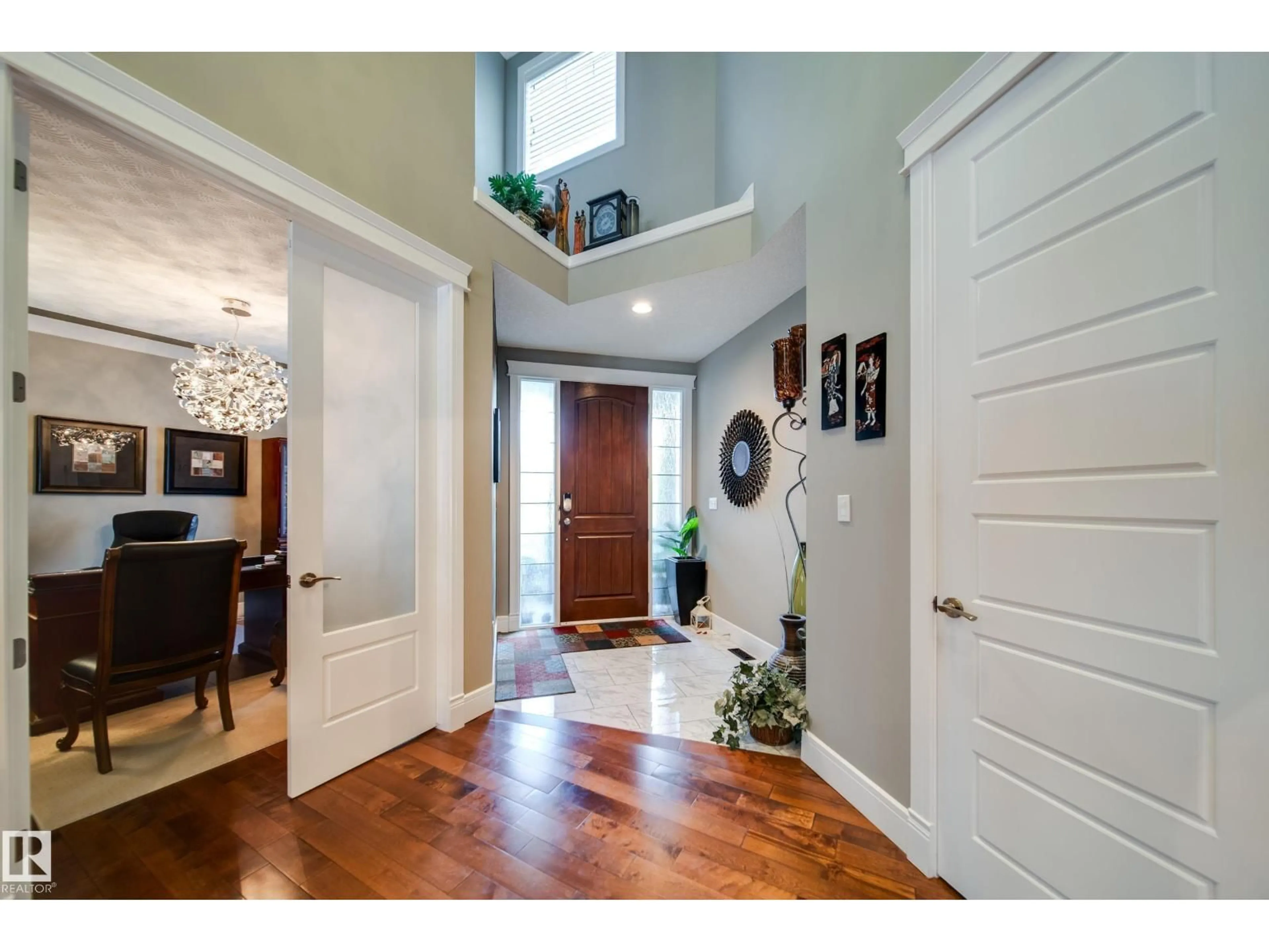 Indoor entryway for EN NW - 5410 MCLUHAN END, Edmonton Alberta T6R0P8