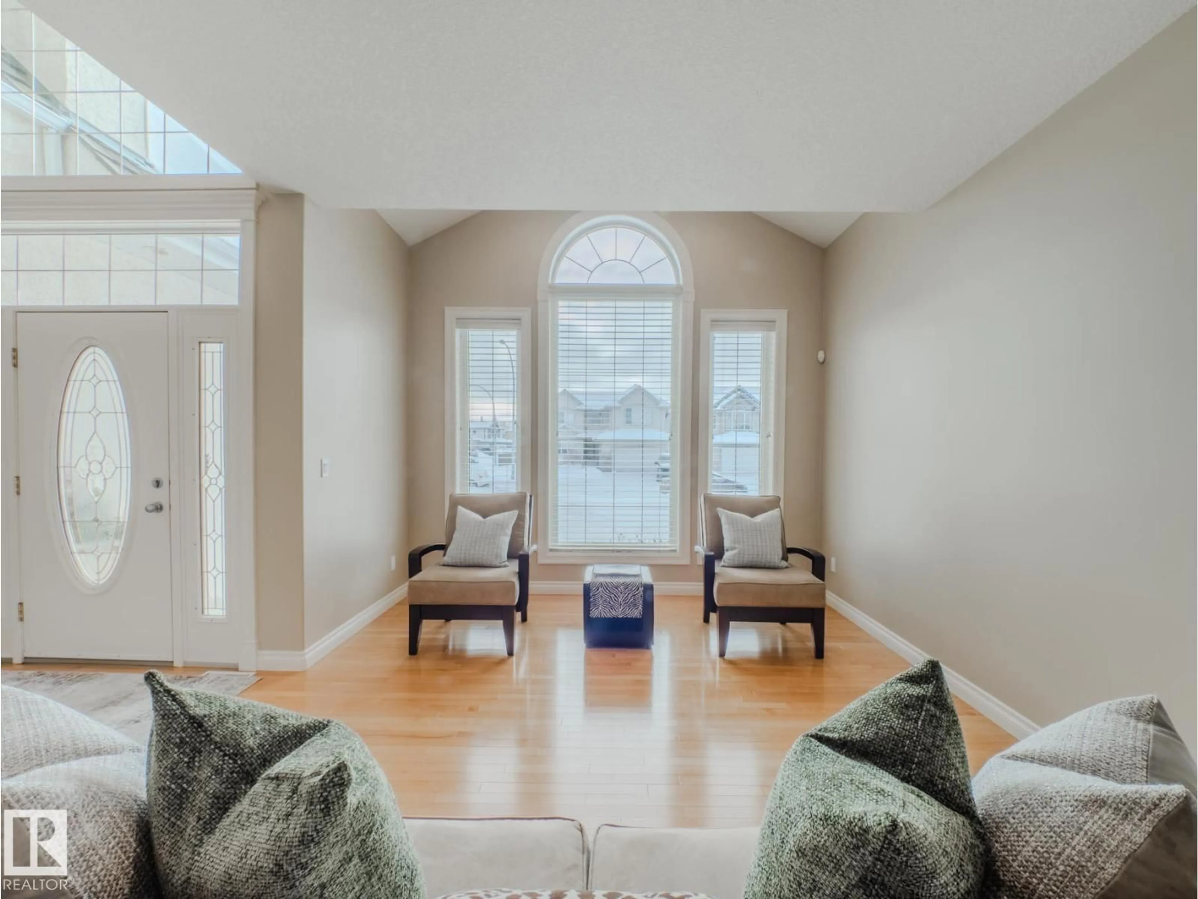 Indoor entryway for 36 NOTTINGHAM BA, Sherwood Park Alberta T8A5Z6