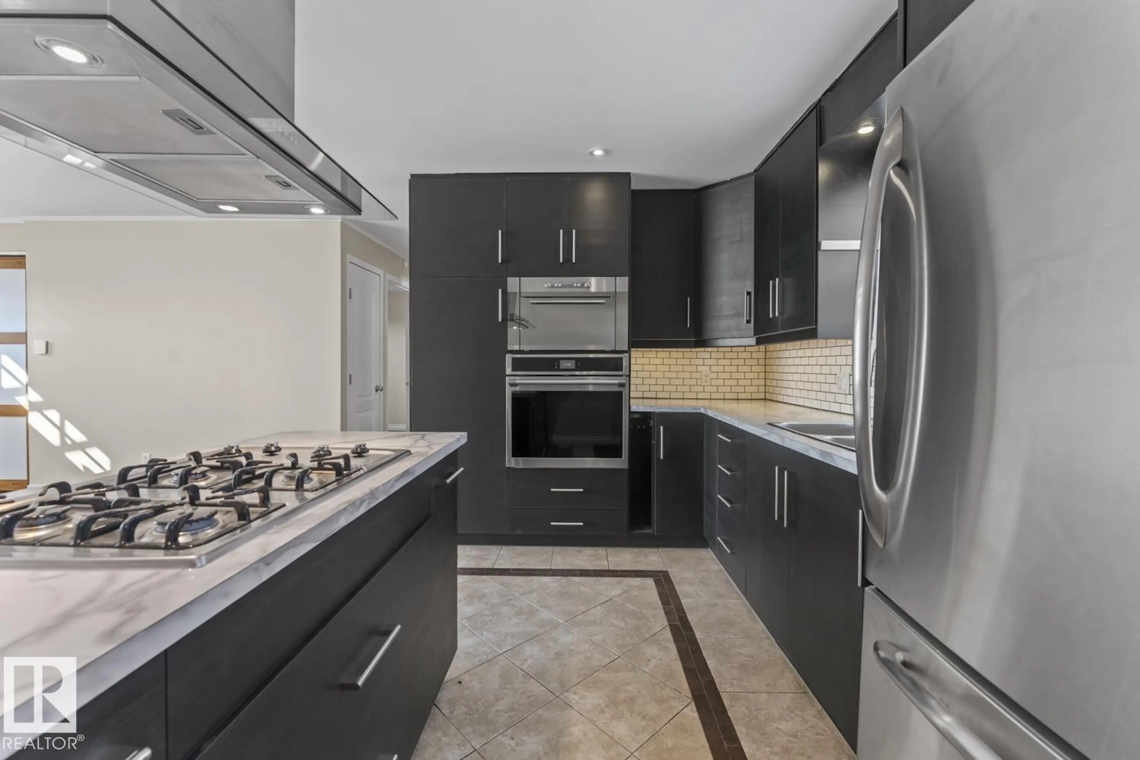 Unknown for 5508 51 AVENUE, Cold Lake Alberta T9M1R1