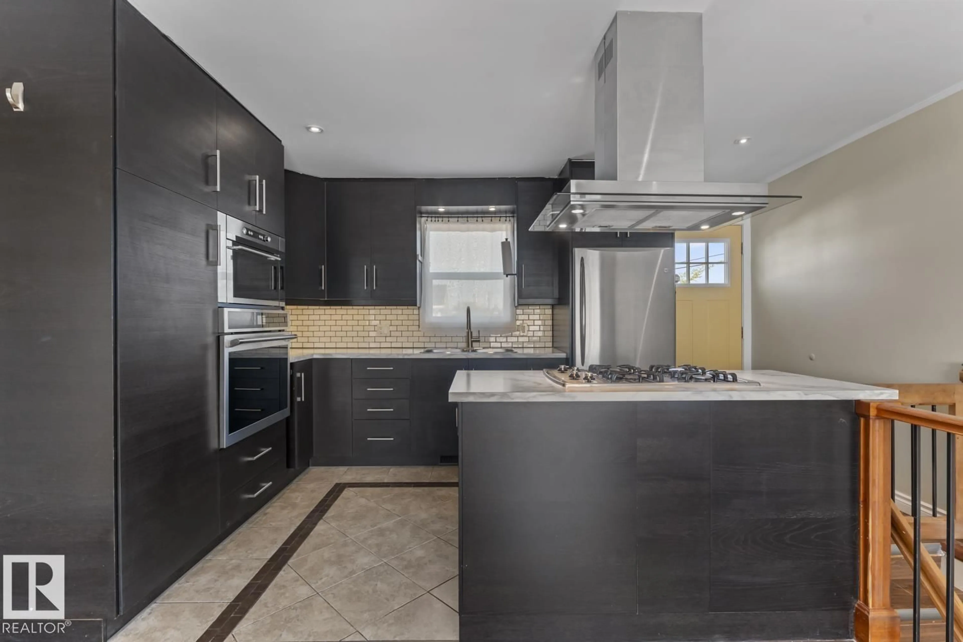 Unknown for 5508 51 AVENUE, Cold Lake Alberta T9M1R1