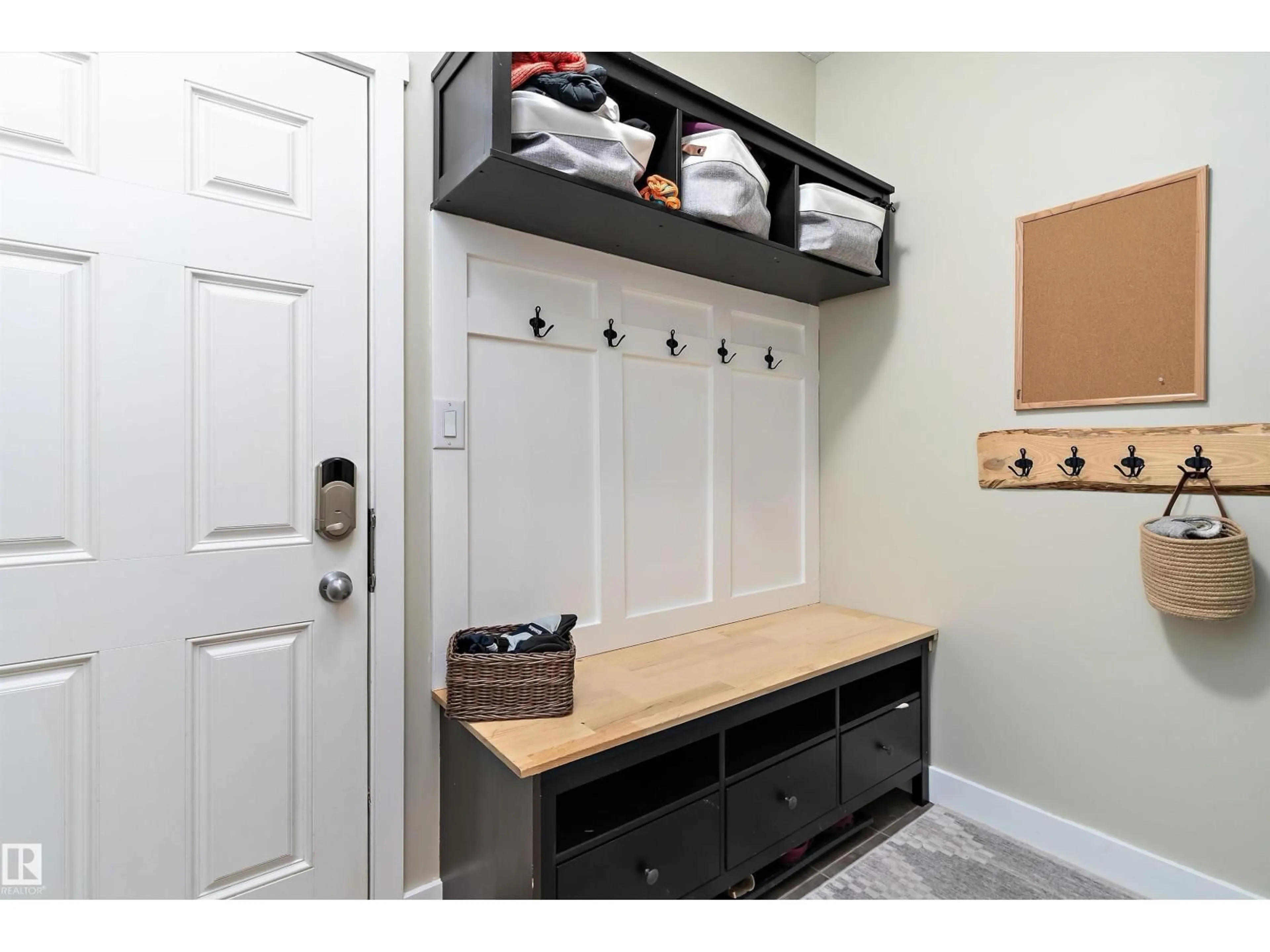 Indoor entryway for 16 SUTHERLAND ST, Leduc Alberta T9E0W7