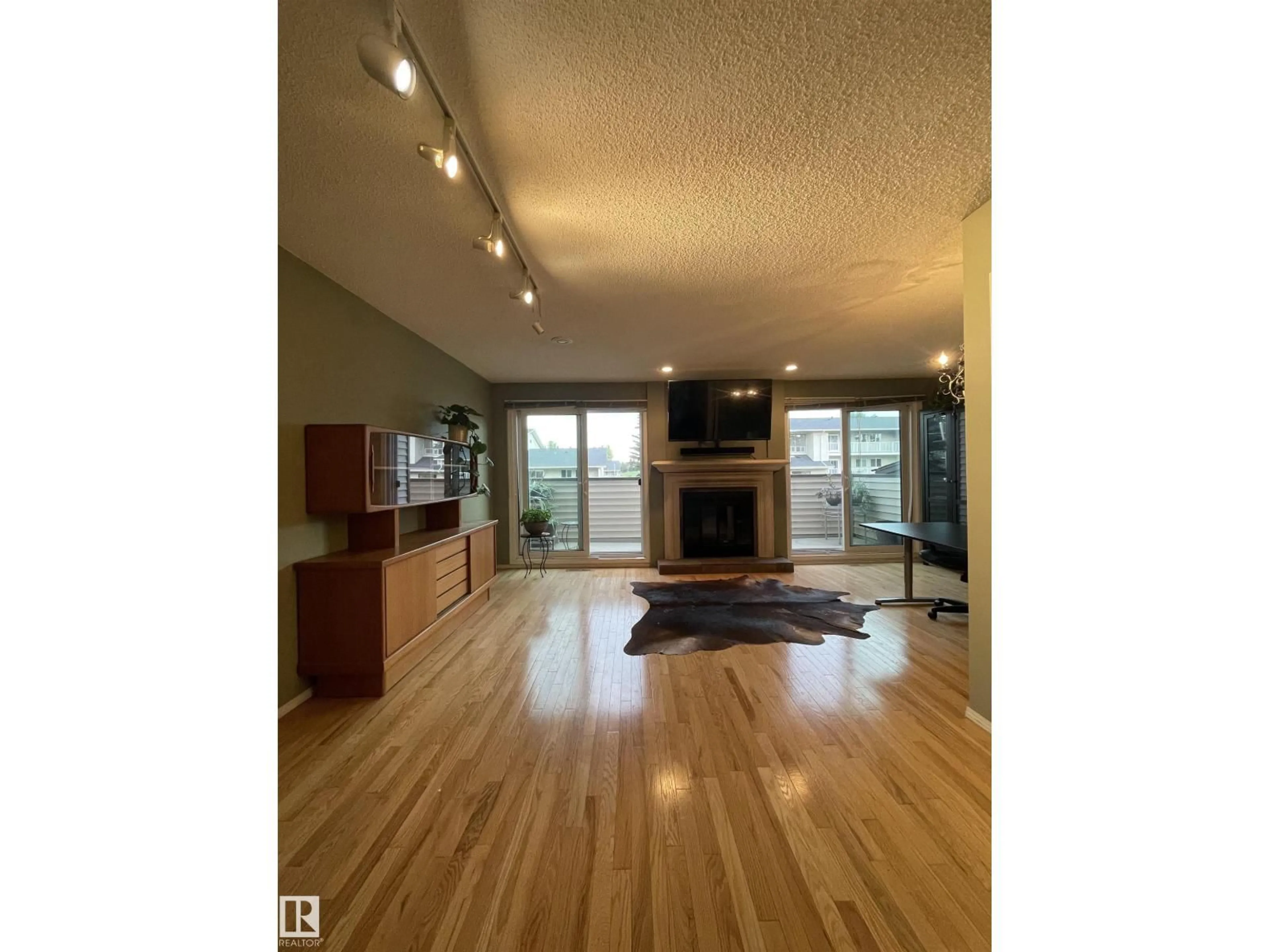 Unknown for NW - 15114 45 AV, Edmonton Alberta T6H5L1