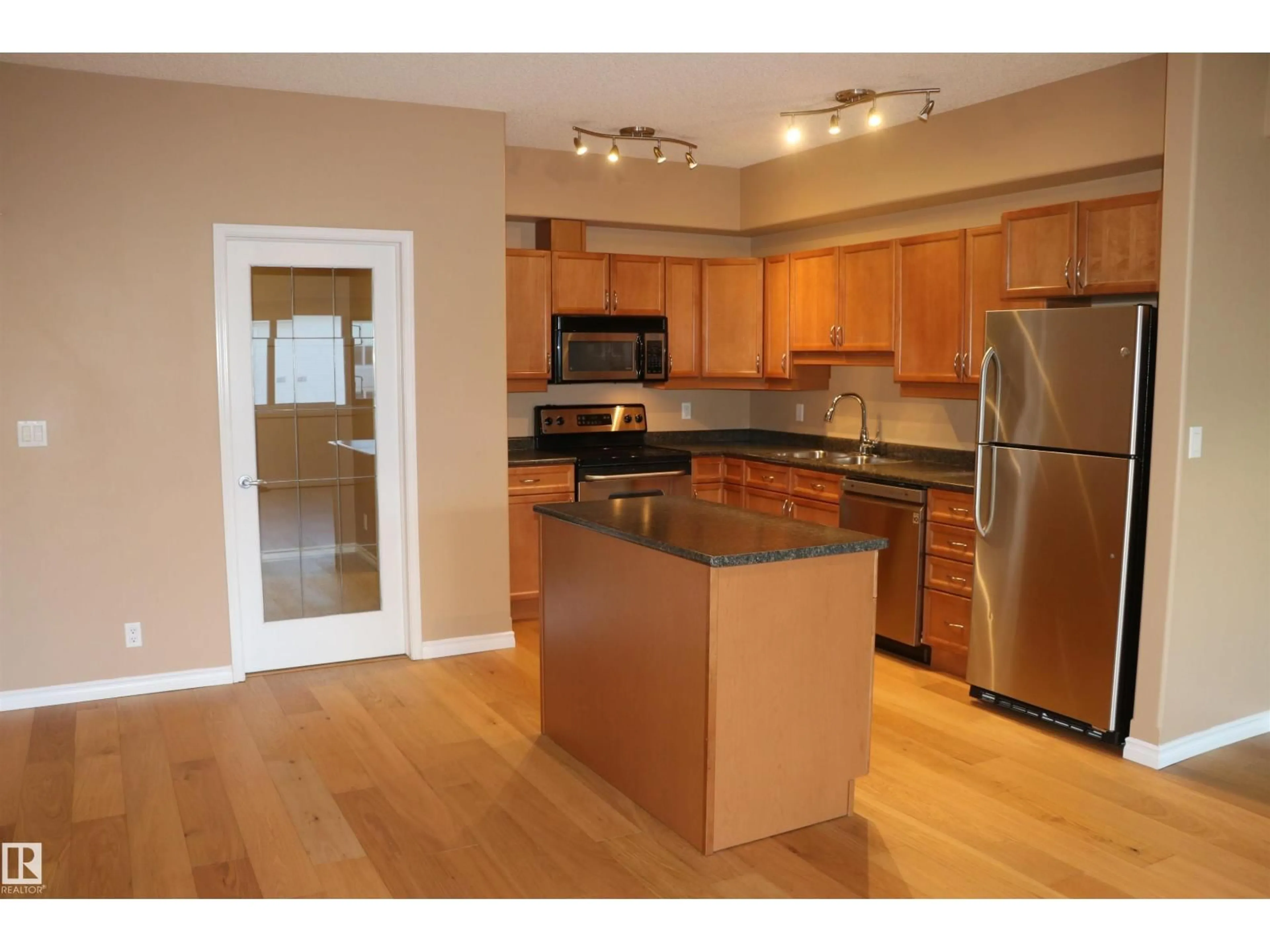 Standard kitchen, wood/laminate floor for 405 - 10319 111 ST NW, Edmonton Alberta T5K0A2