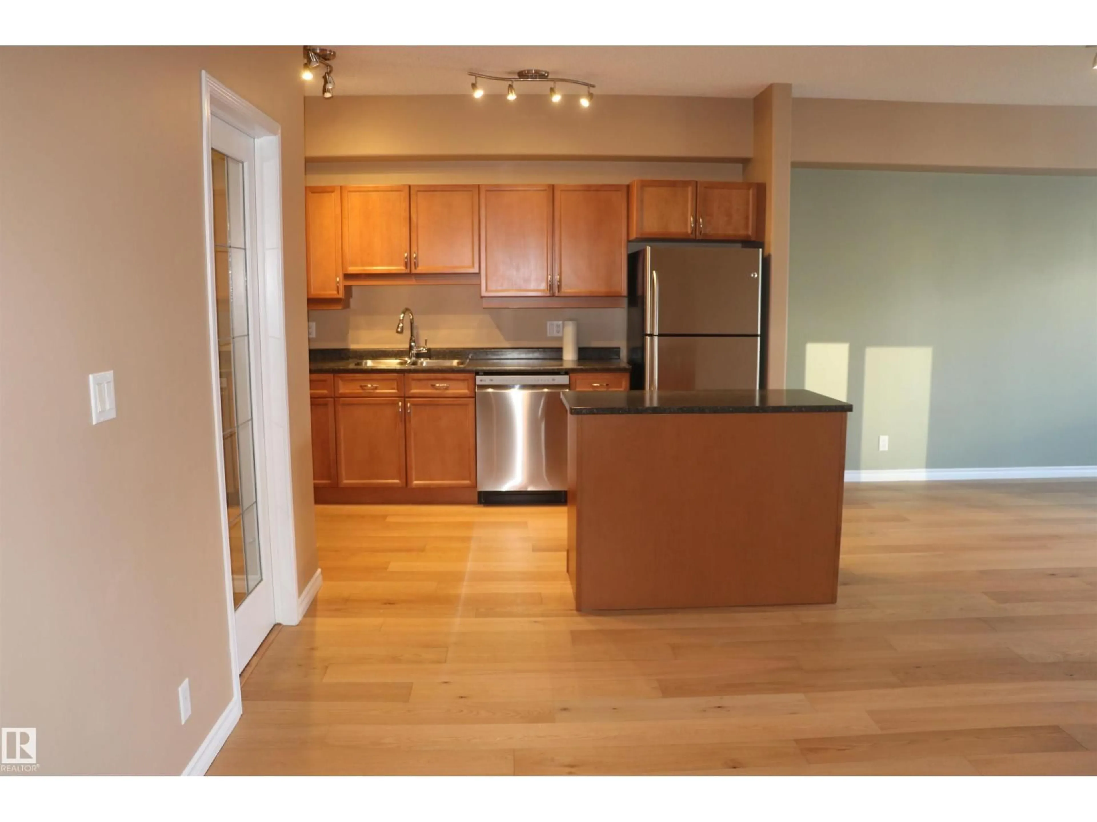 Unknown for 405 - 10319 111 ST NW, Edmonton Alberta T5K0A2