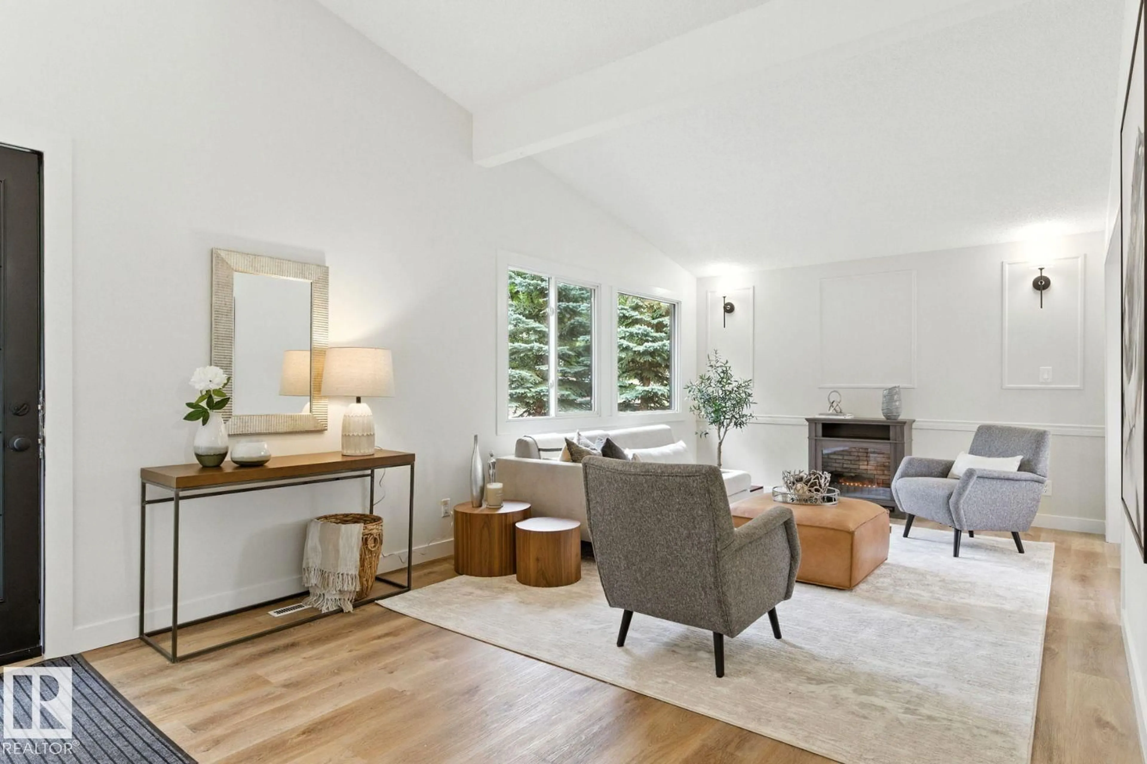 Living room with furniture, unknown for 1 SYLVAN DR, St. Albert Alberta T8N0G7