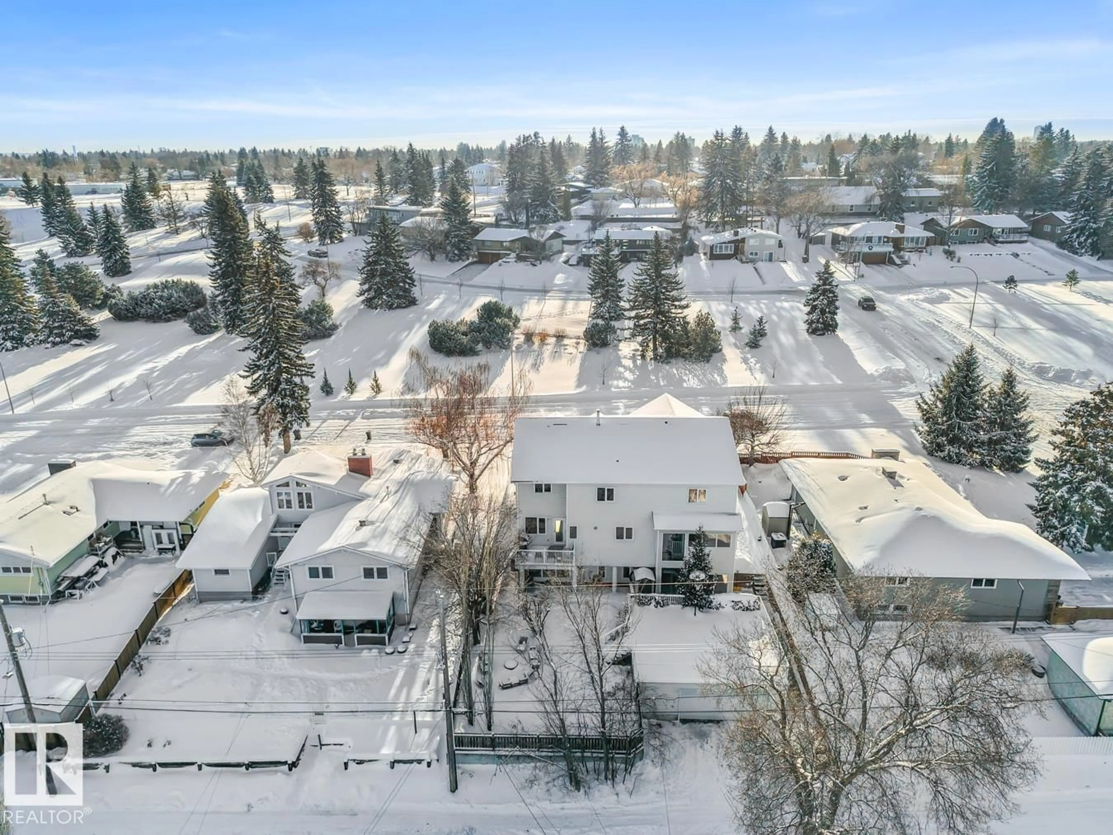 A pic from outside/outdoor area/front of a property/back of a property/a pic from drone, unknown for 6508 109 AV NW, Edmonton Alberta T6A1S2