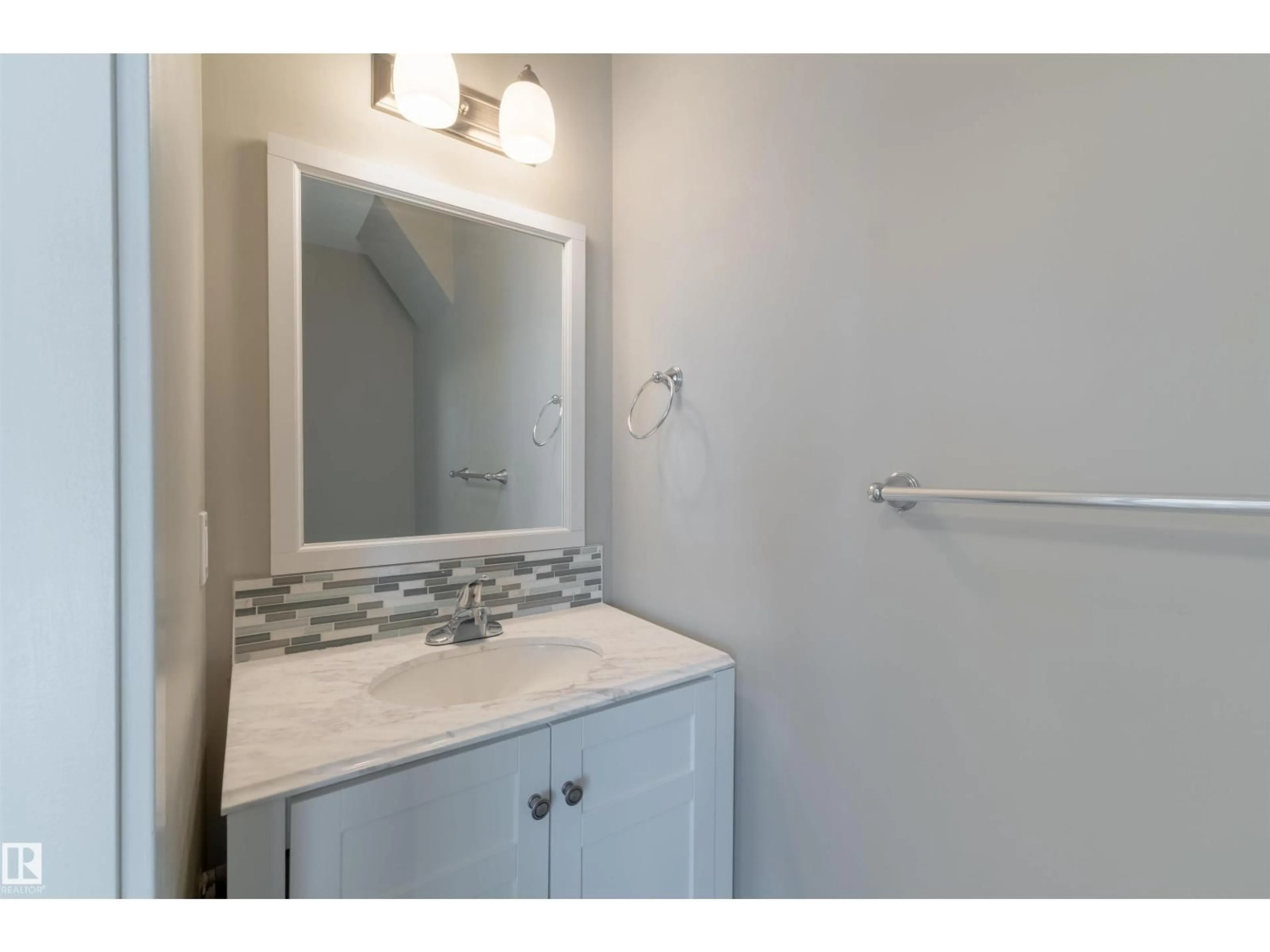 Standard bathroom, ceramic/tile floor for 10204 113 AV, Edmonton Alberta T5G0W9