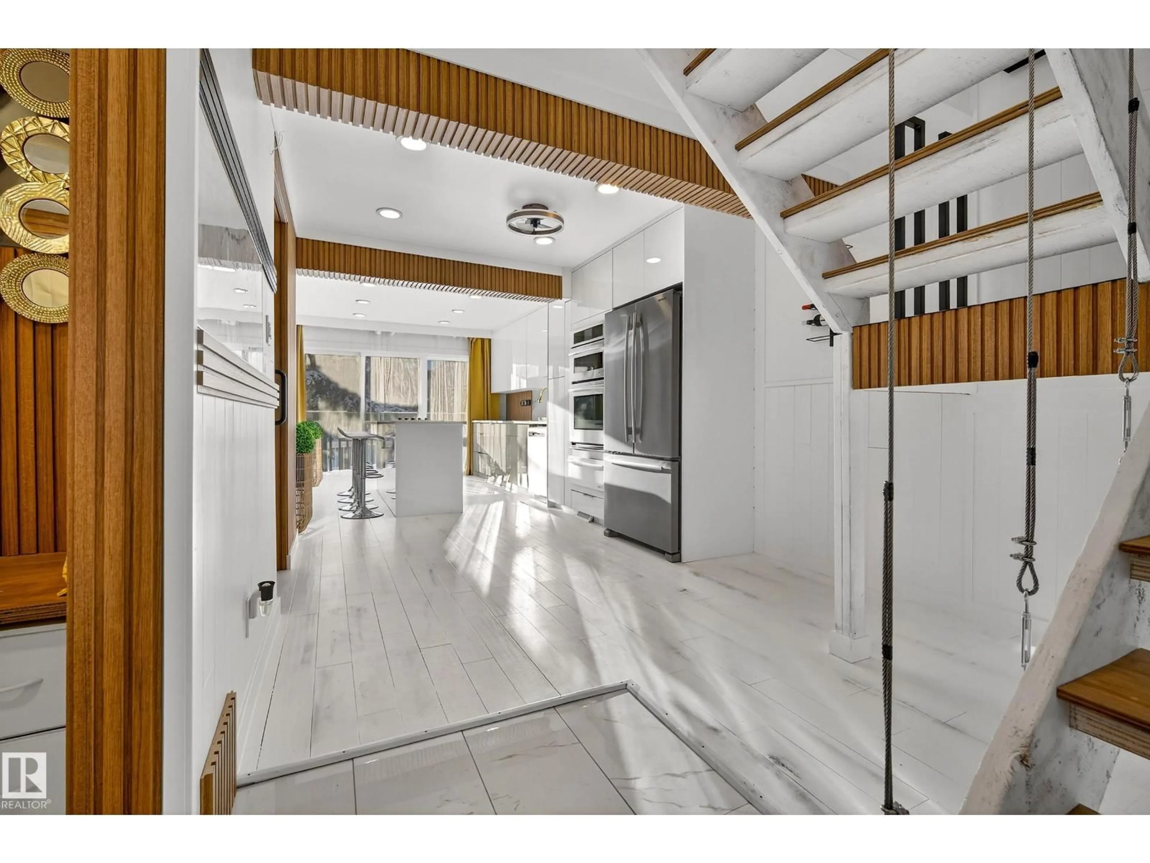 Unknown for NW - 11A MEADOWLARK VG, Edmonton Alberta T4R5X3