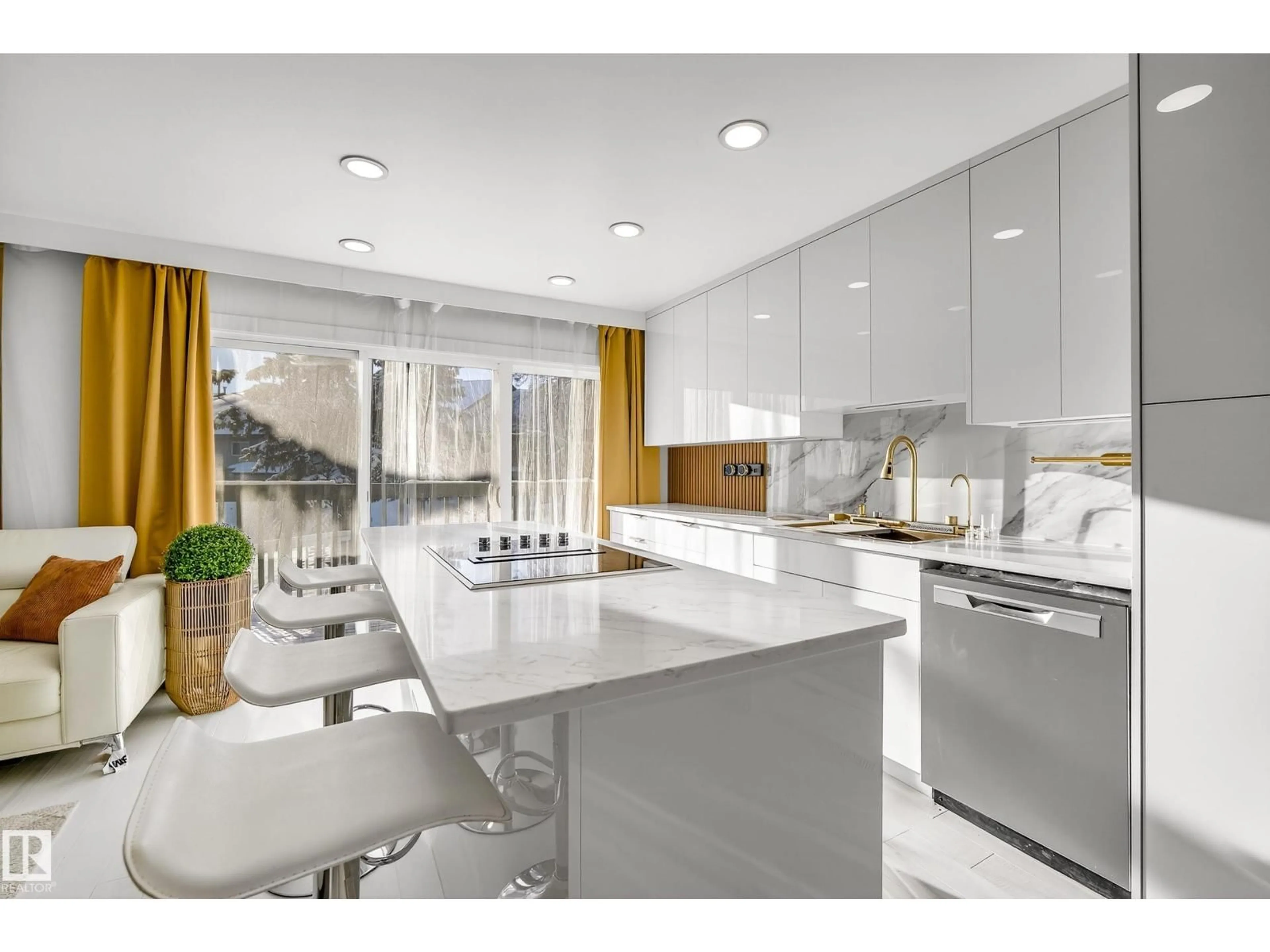 Contemporary kitchen, ceramic/tile floor for NW - 11A MEADOWLARK VG, Edmonton Alberta T4R5X3