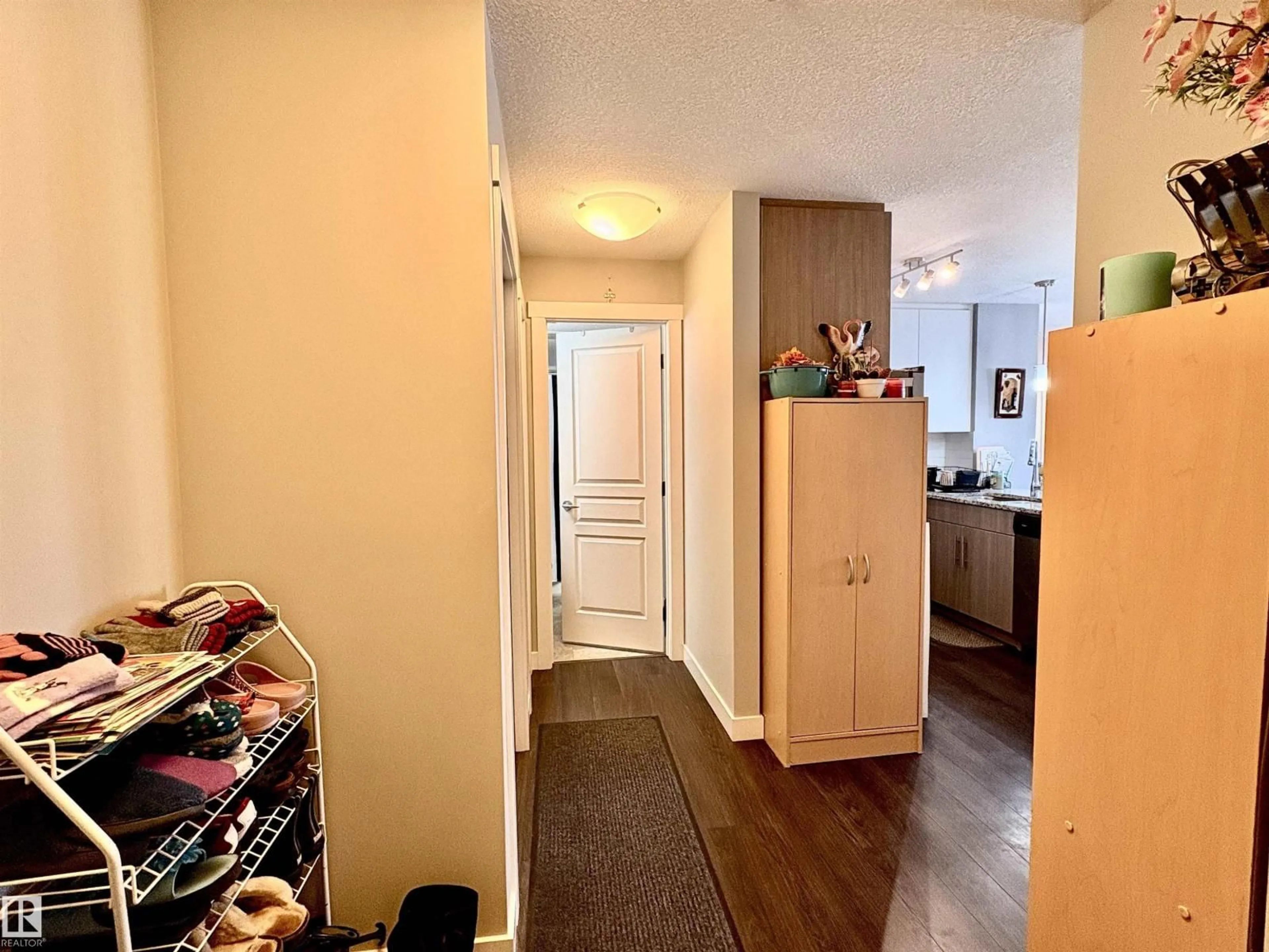 Indoor entryway for #206 - 3670 139 AV, Edmonton Alberta T5Y3N5