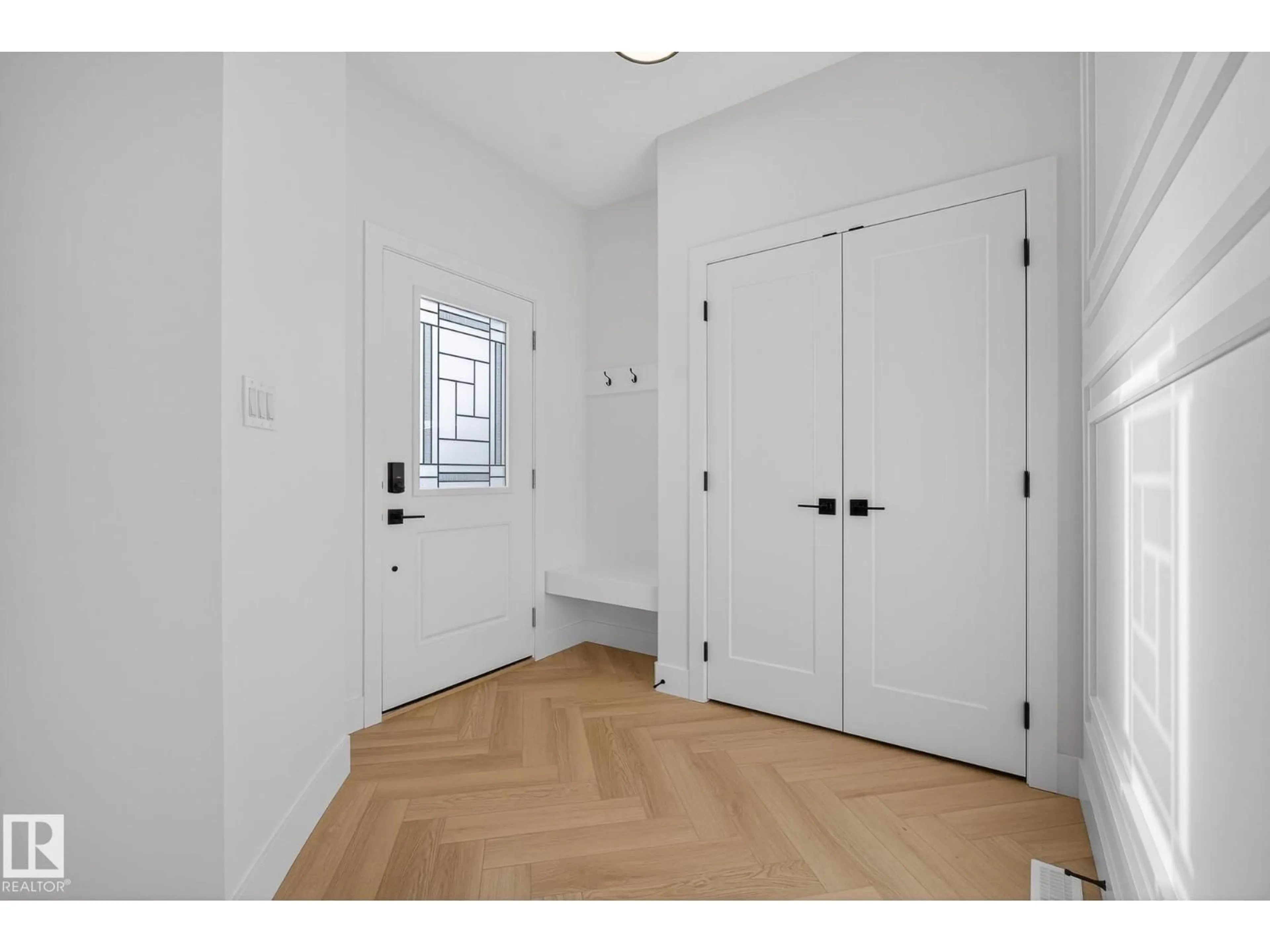 Indoor entryway for 8612 181 AV, Edmonton Alberta T5Z0X1