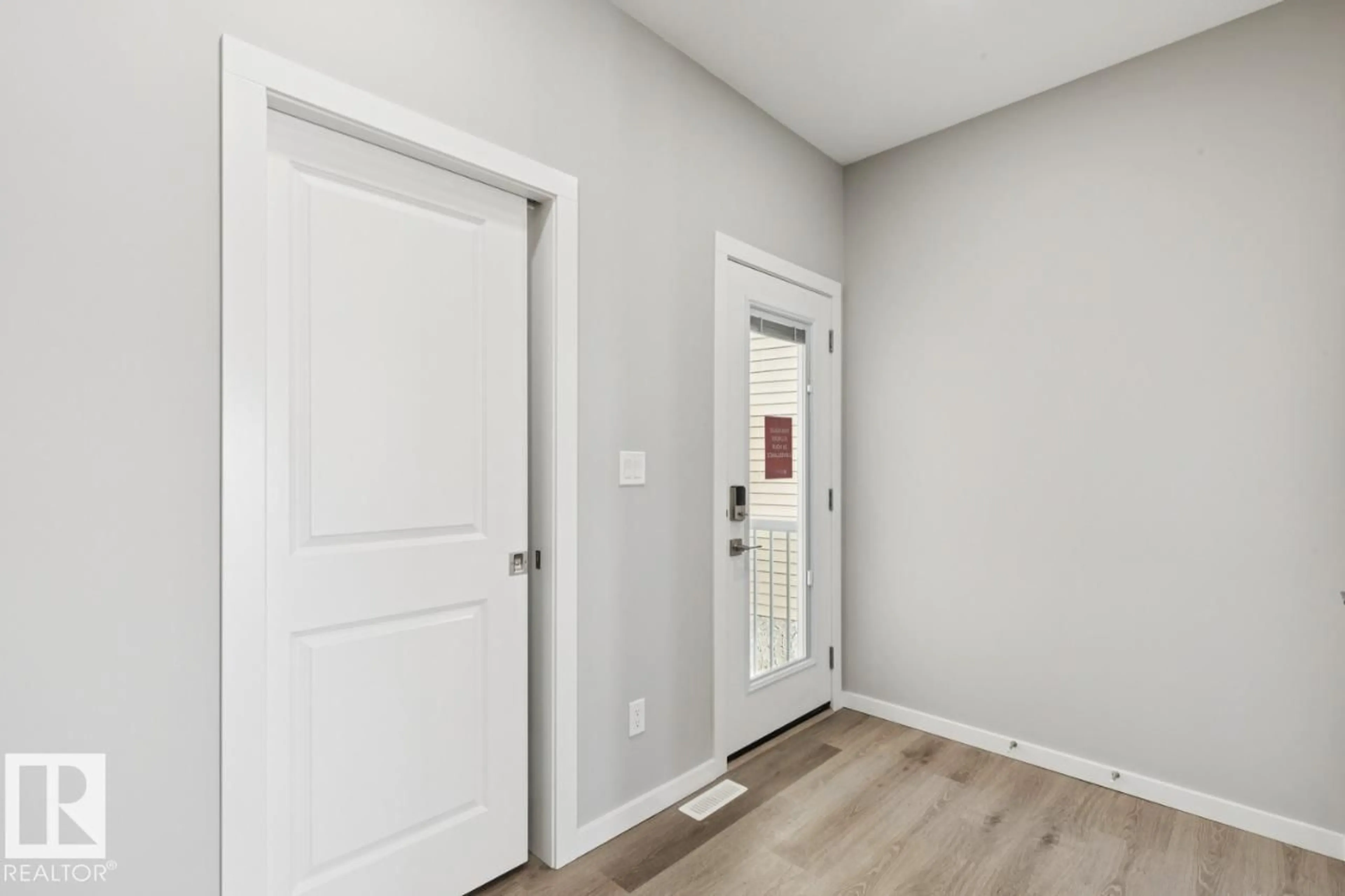 Indoor entryway for SW - 2647 5 AV, Edmonton Alberta T6X3H9