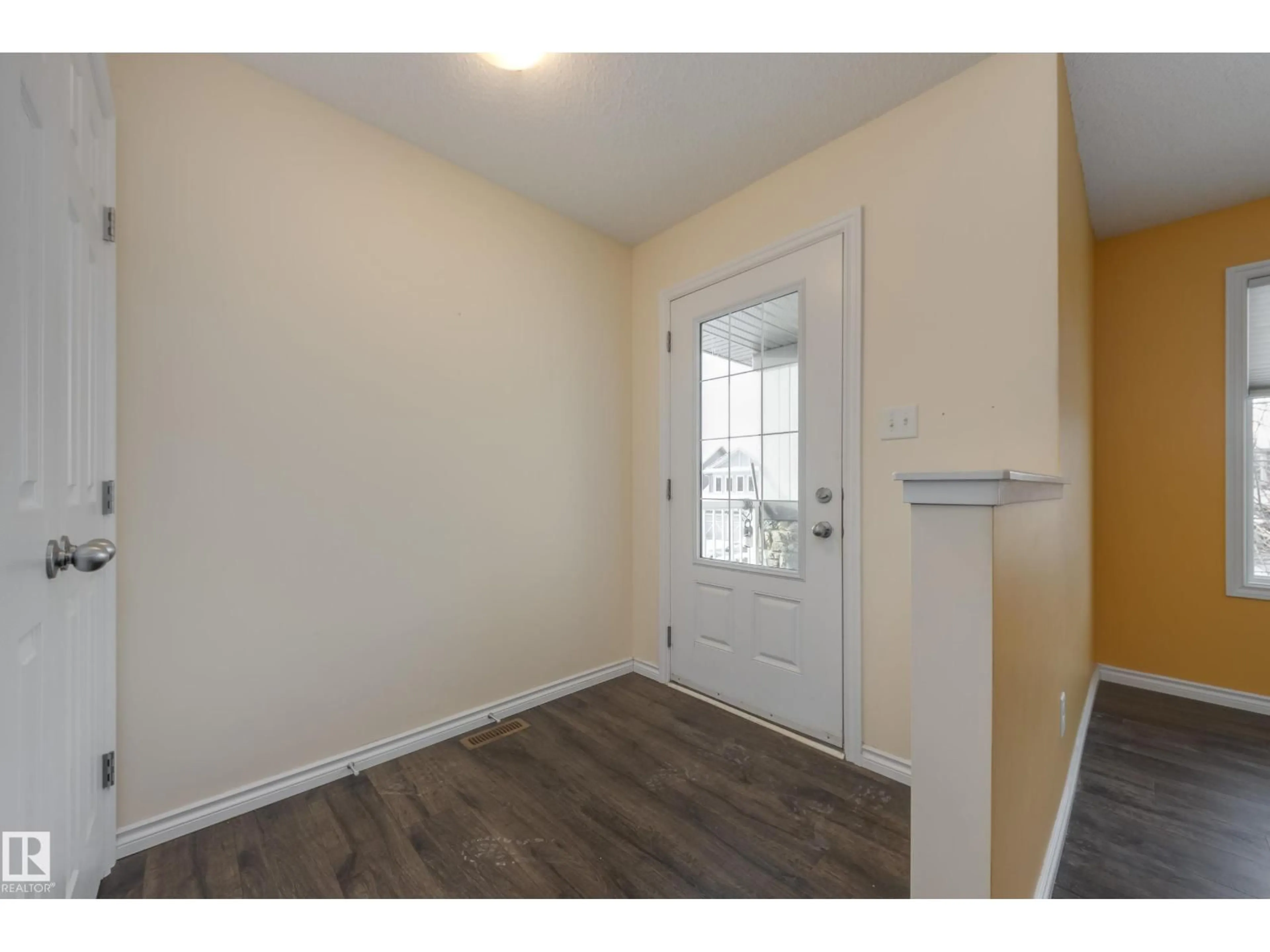 Indoor entryway for 1438 WATT DR, Edmonton Alberta T6X2A7