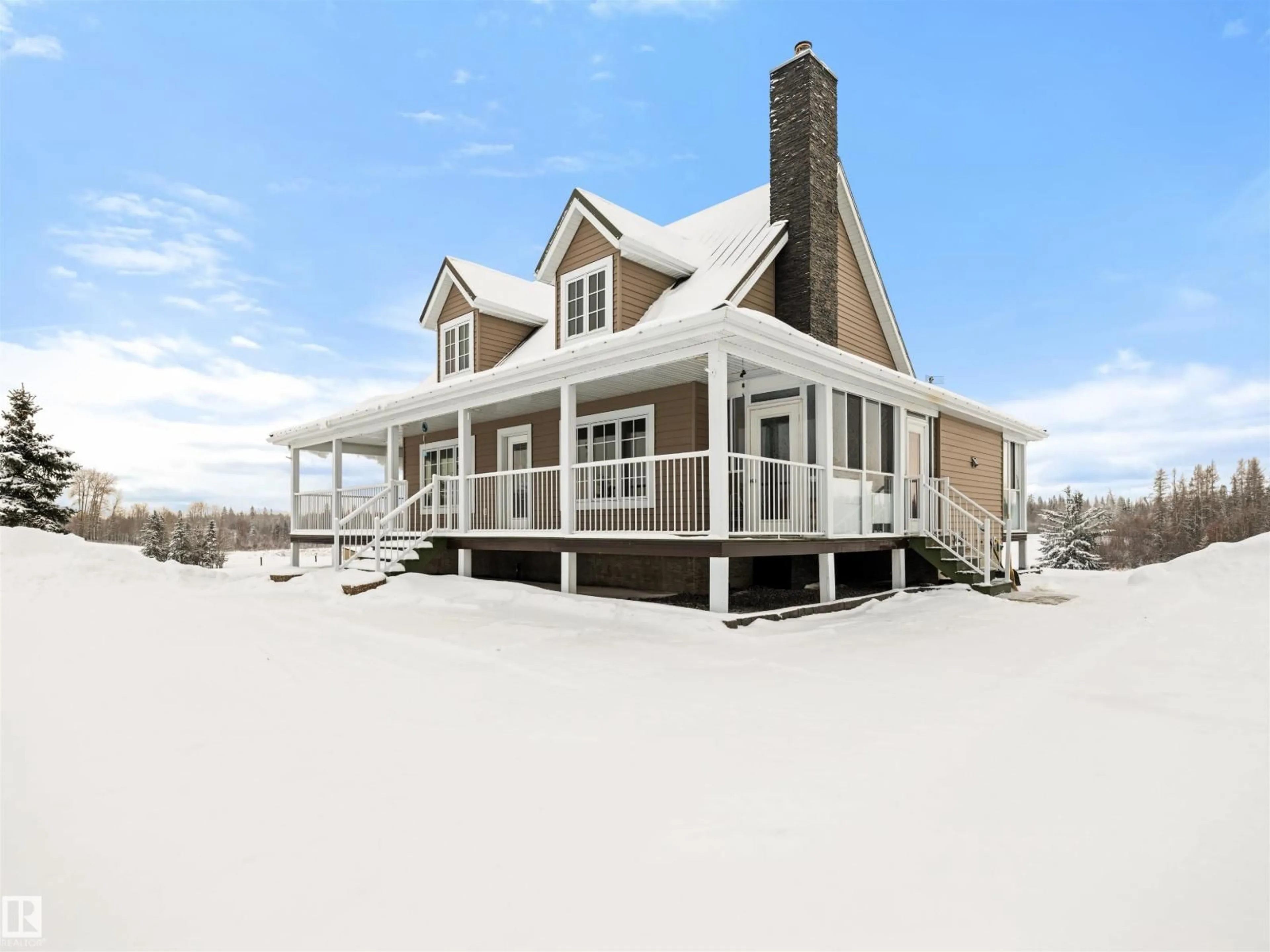 Home with vinyl exterior material, water/lake/river/ocean view for 54116 RGE RD 62, Rural Lac Ste. Anne County Alberta T0E1H0