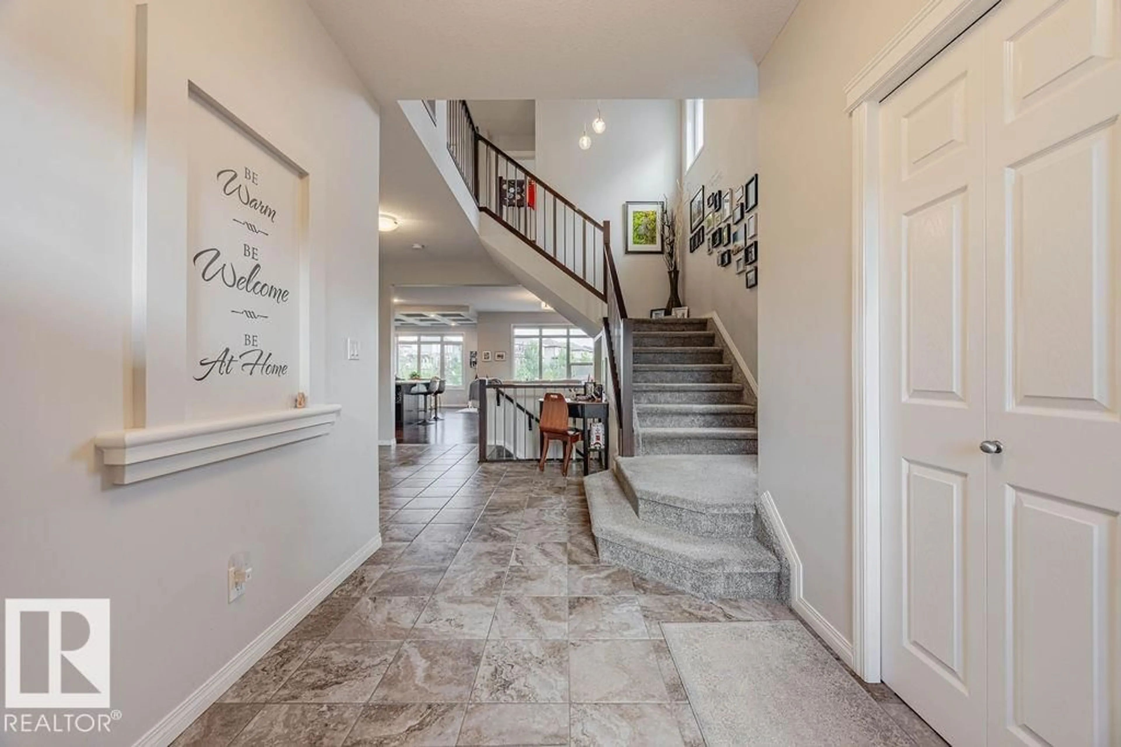 Indoor foyer for LI NW - 1019 COOPERS HAWK LINK, Edmonton Alberta T5S0H7