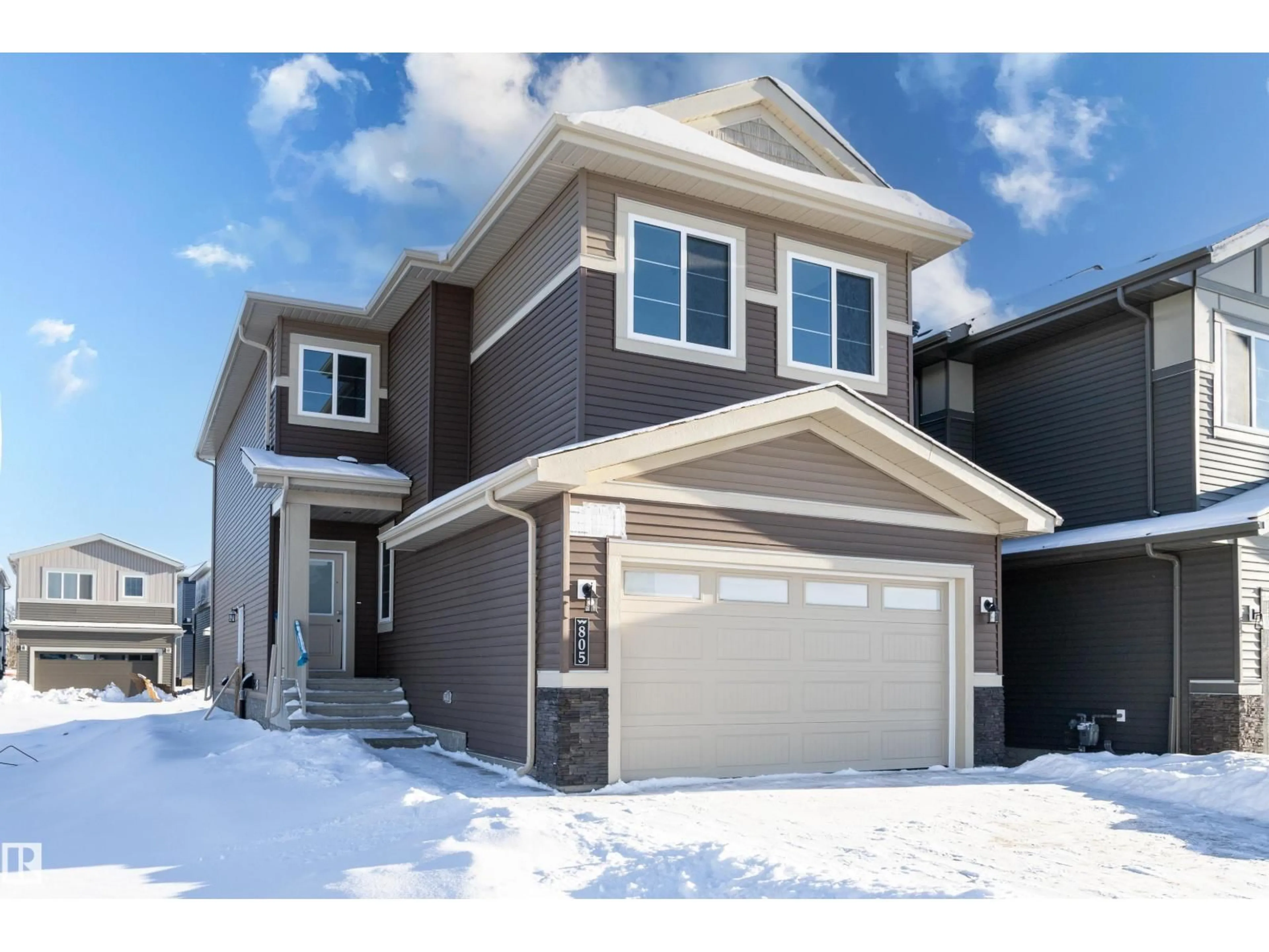 Home with vinyl exterior material, street for 805 ELDERBERRY CO, Edmonton Alberta T6M3J7