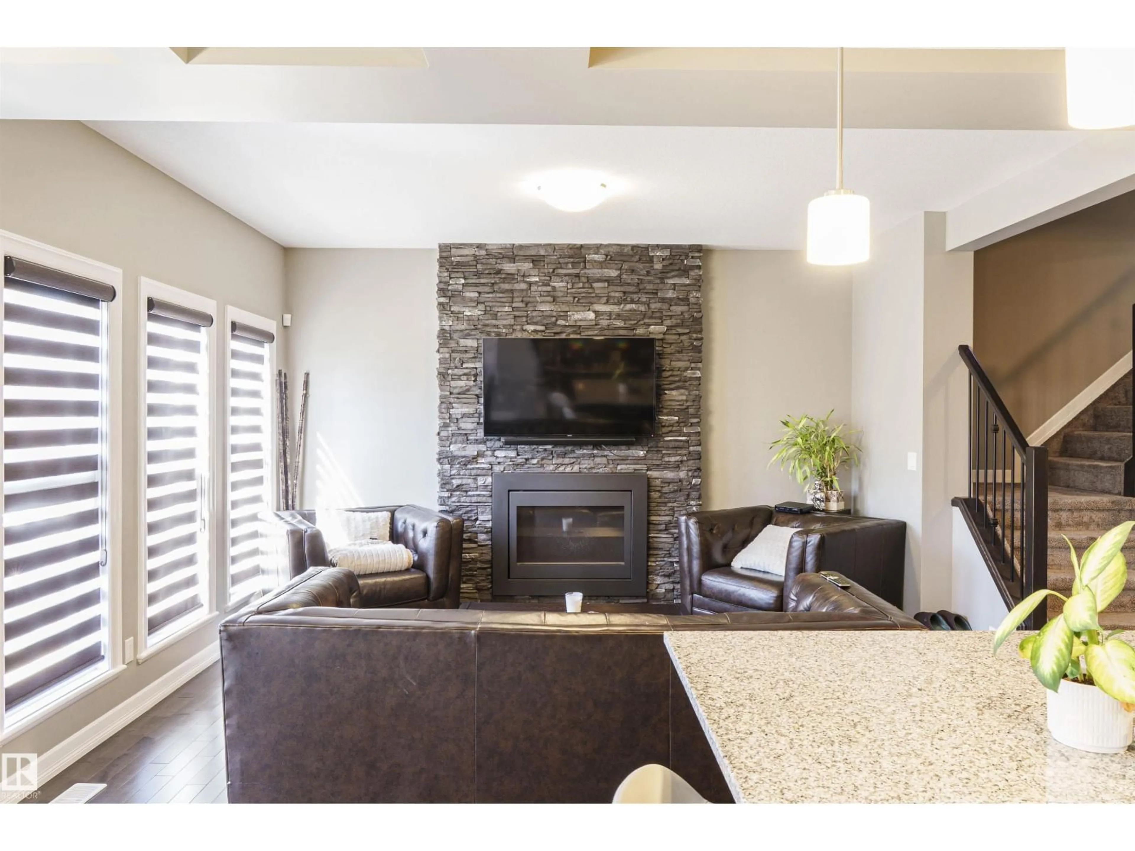 Living room with furniture, unknown for 3307 HILTON CR, Edmonton Alberta T6M0N5