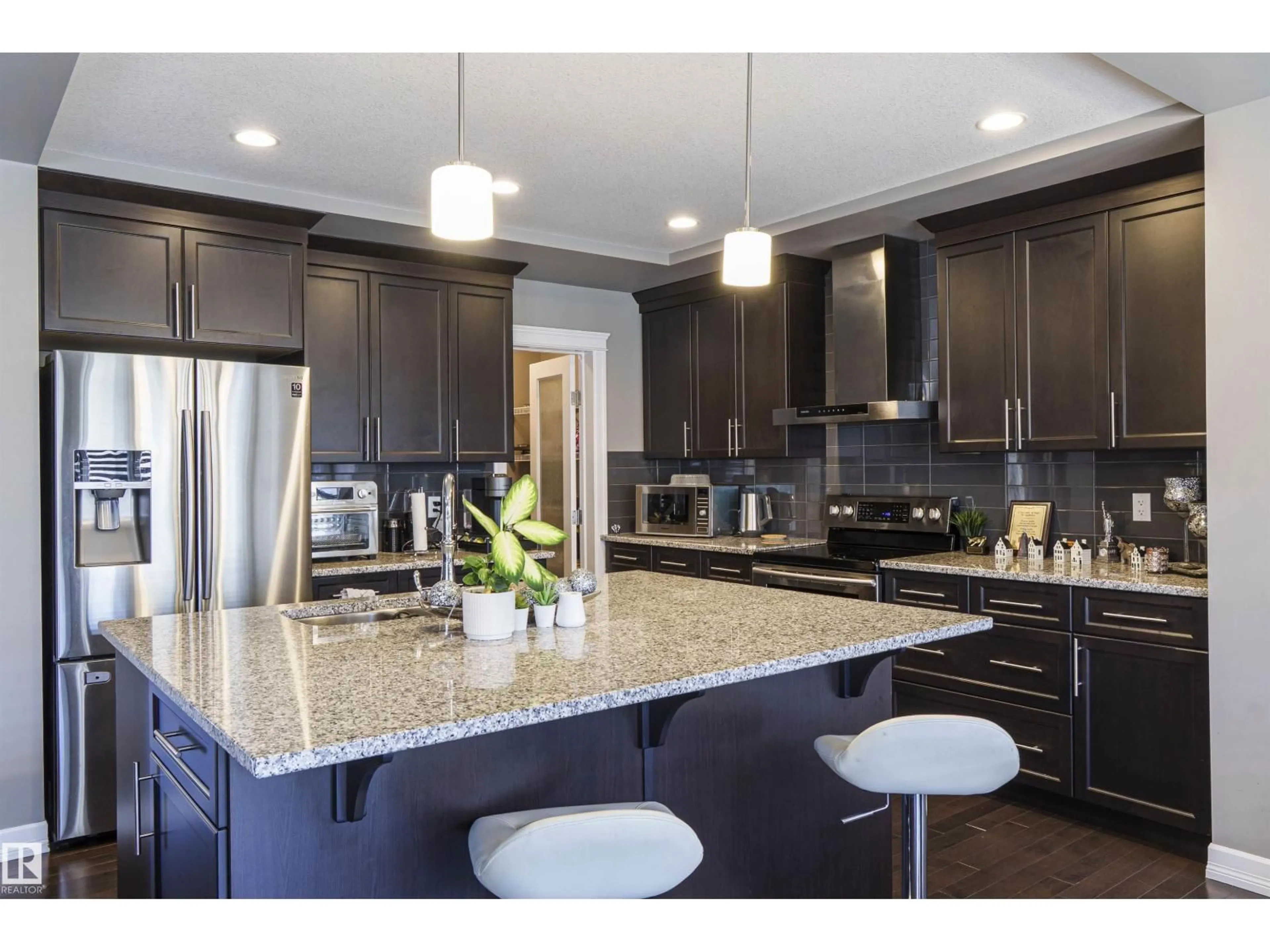 Open concept kitchen, unknown for 3307 HILTON CR, Edmonton Alberta T6M0N5