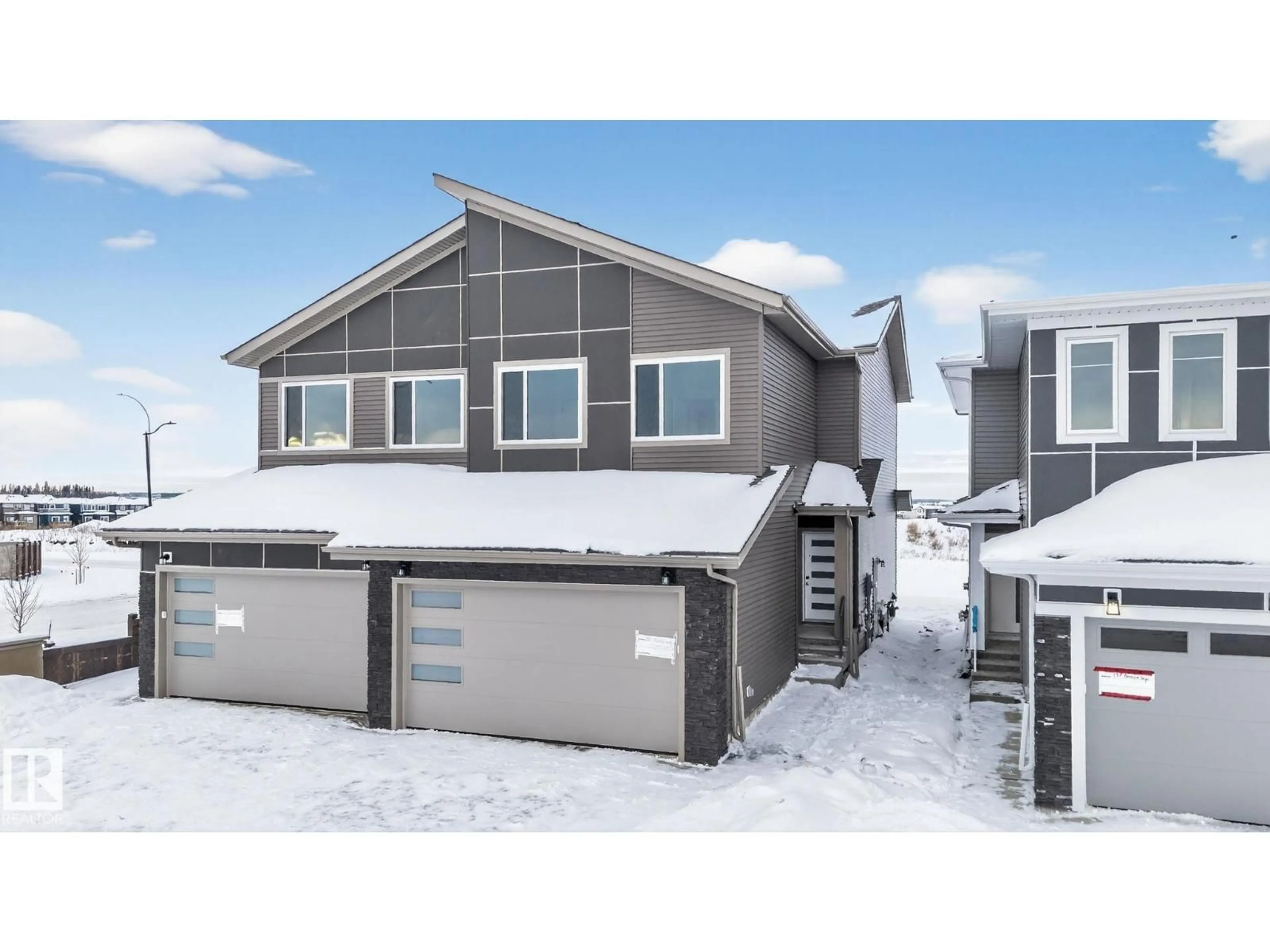 Home with vinyl exterior material, street for 159 PIERWYCK LO, Spruce Grove Alberta T7X4G3