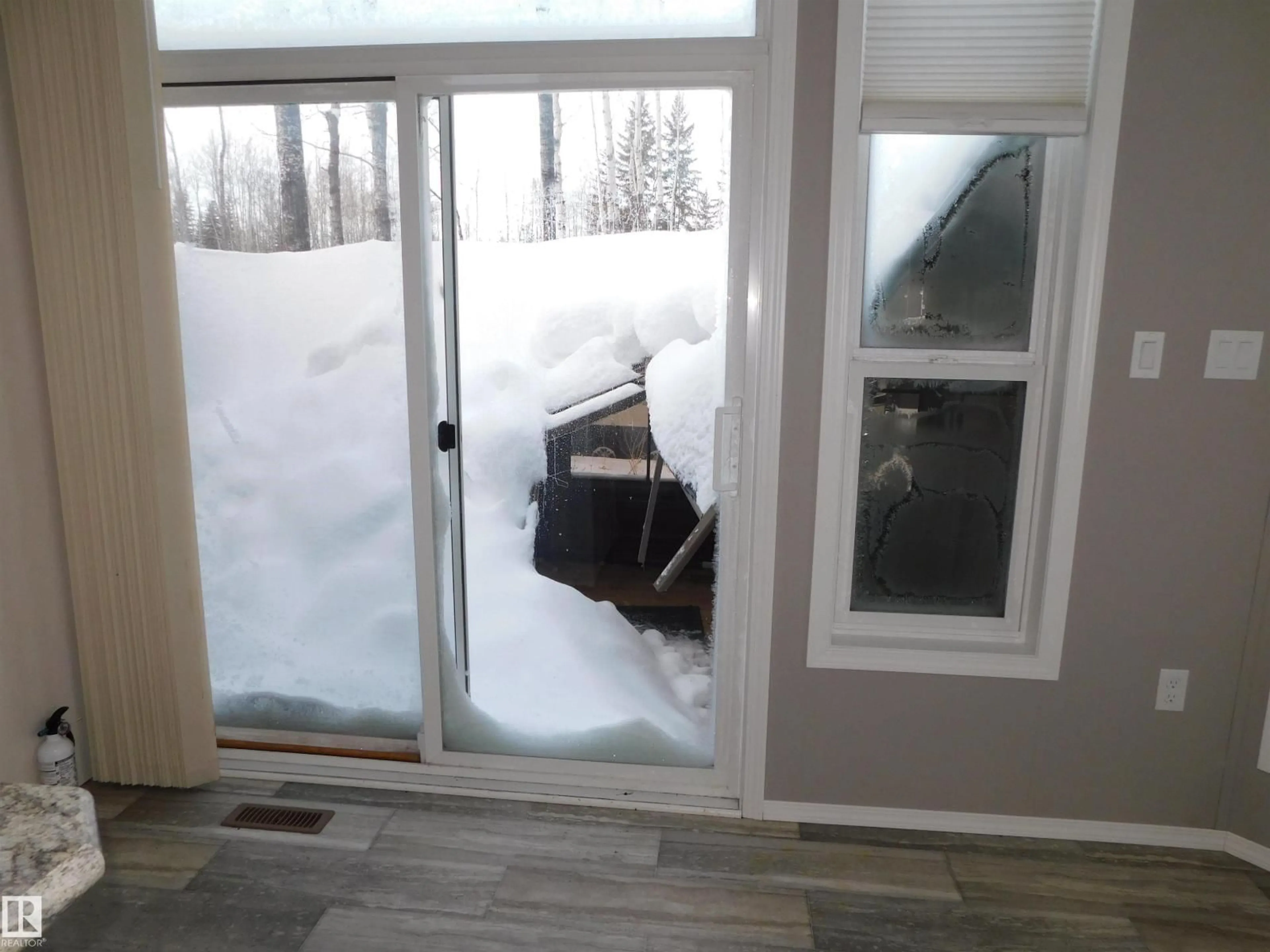 Indoor entryway for 53509 - 605 RGE ROAD 60, Rural Parkland County Alberta T0E0W0