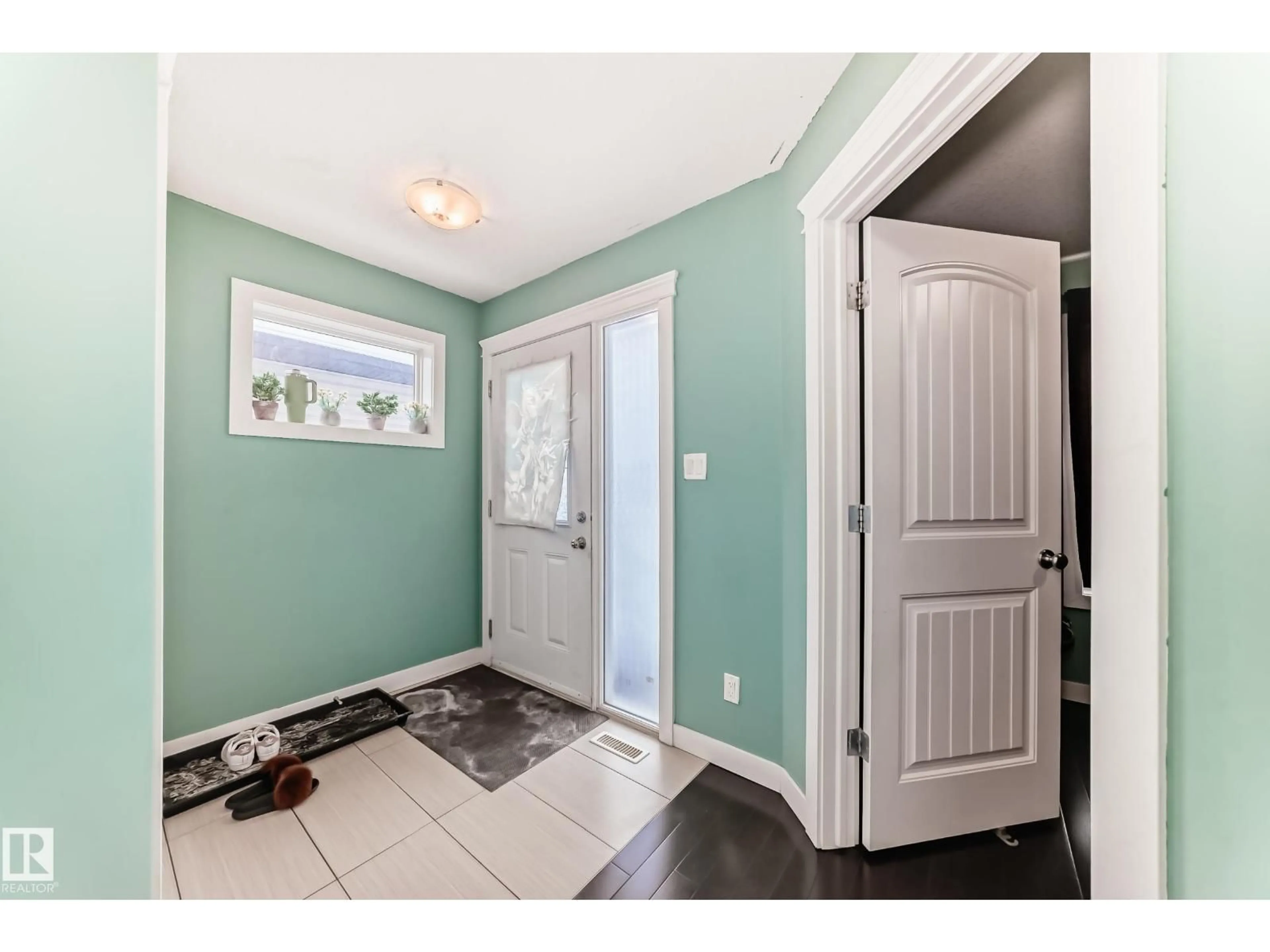 Indoor entryway for NW NW - 10316 162 ST, Edmonton Alberta T5P3M2