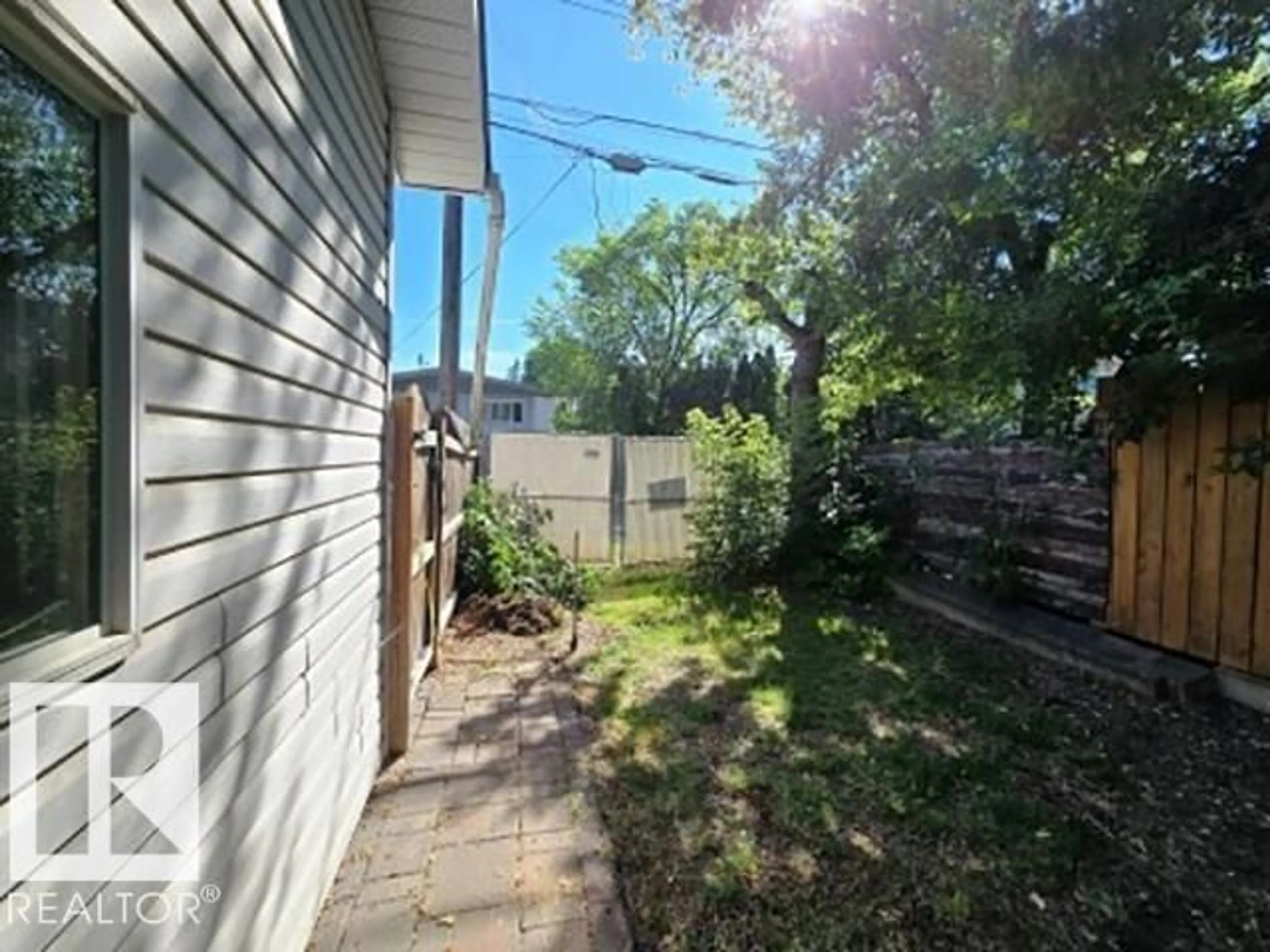 A pic from outside/outdoor area/front of a property/back of a property/a pic from drone, street for NW - 11737 125 ST, Edmonton Alberta T5M0N7