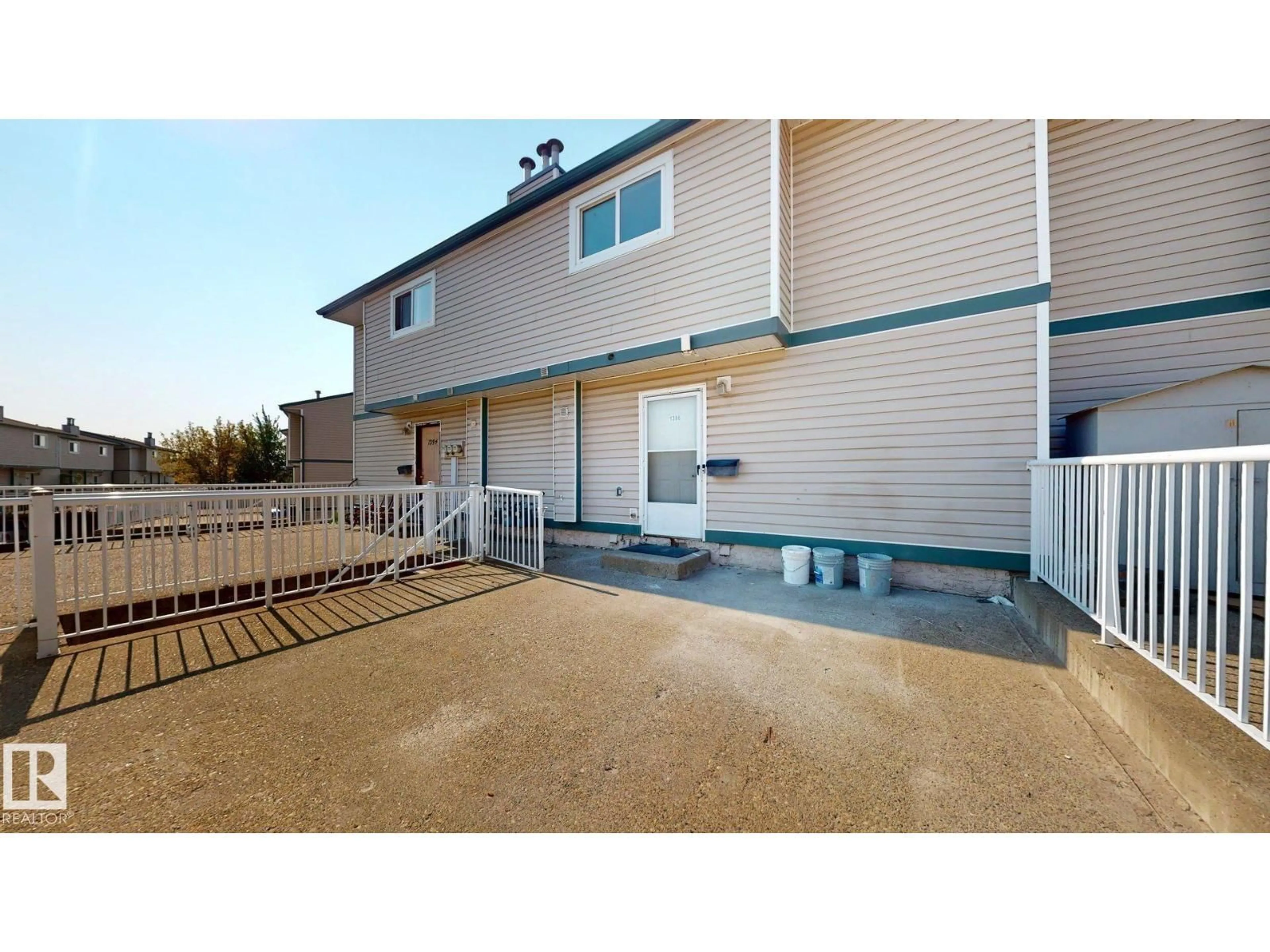 Patio, unknown for 1396 LAKEWOOD RD, Edmonton Alberta T6K3M2