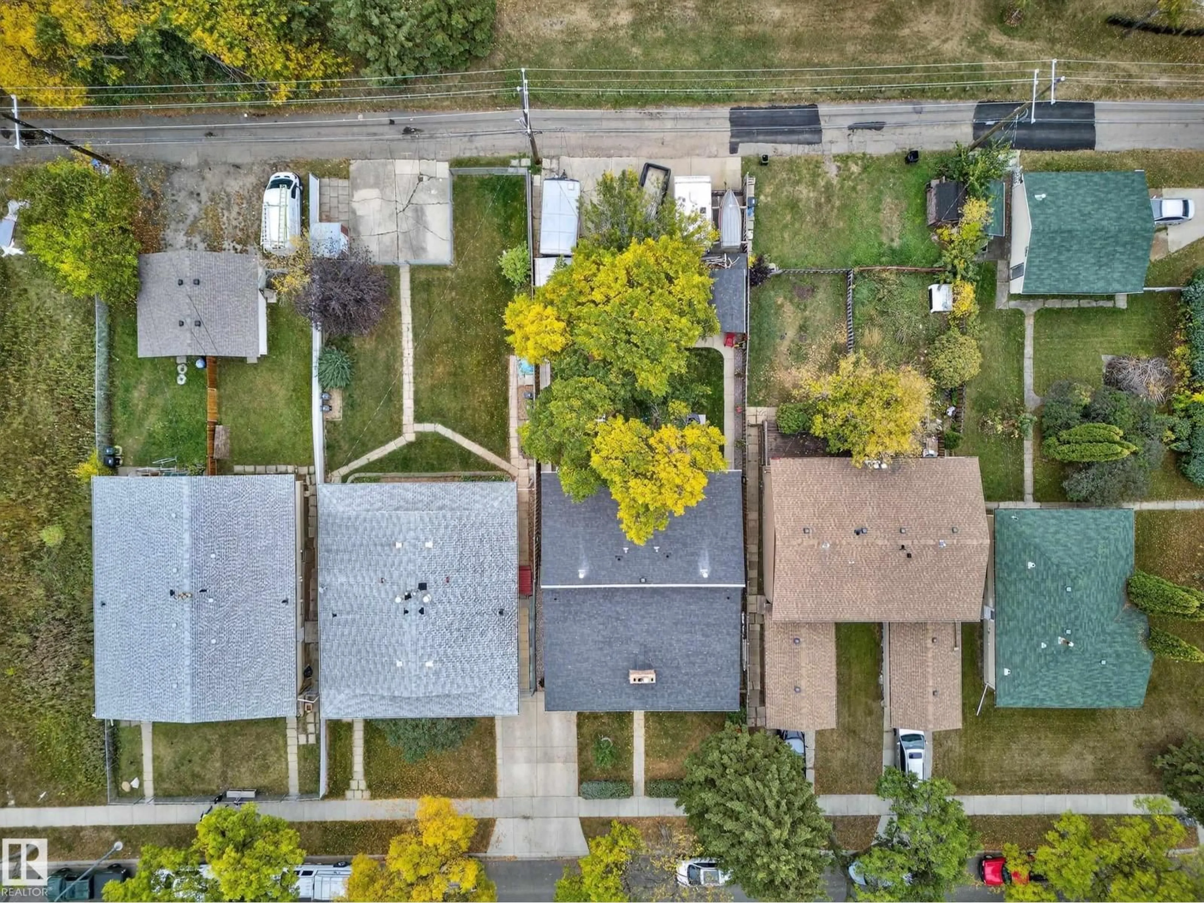 A pic from outside/outdoor area/front of a property/back of a property/a pic from drone, street for NW - 10313 150 ST, Edmonton Alberta T5P1P6