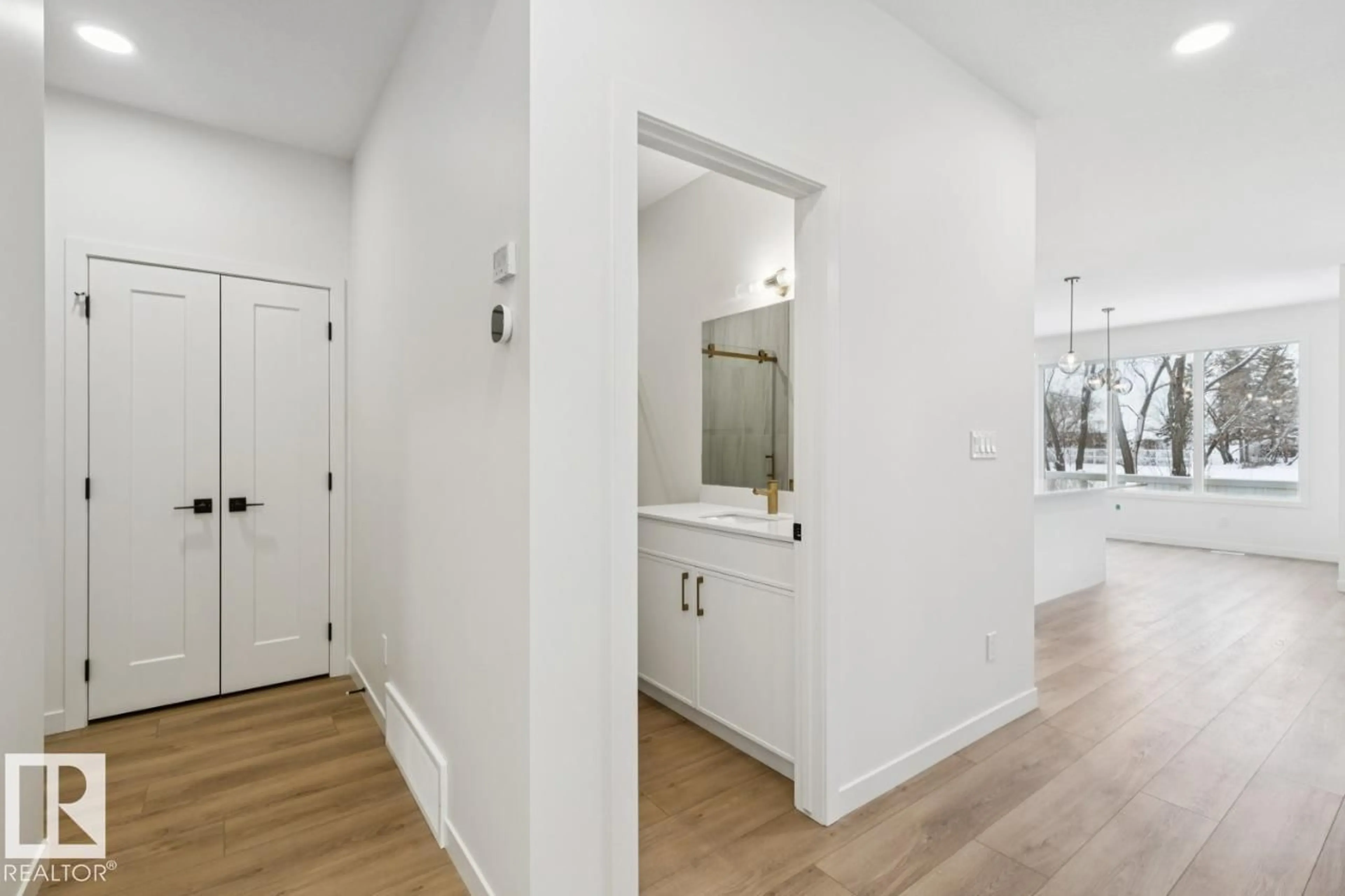 Indoor entryway for 6909 51 AV, Beaumont Alberta T4X3E4