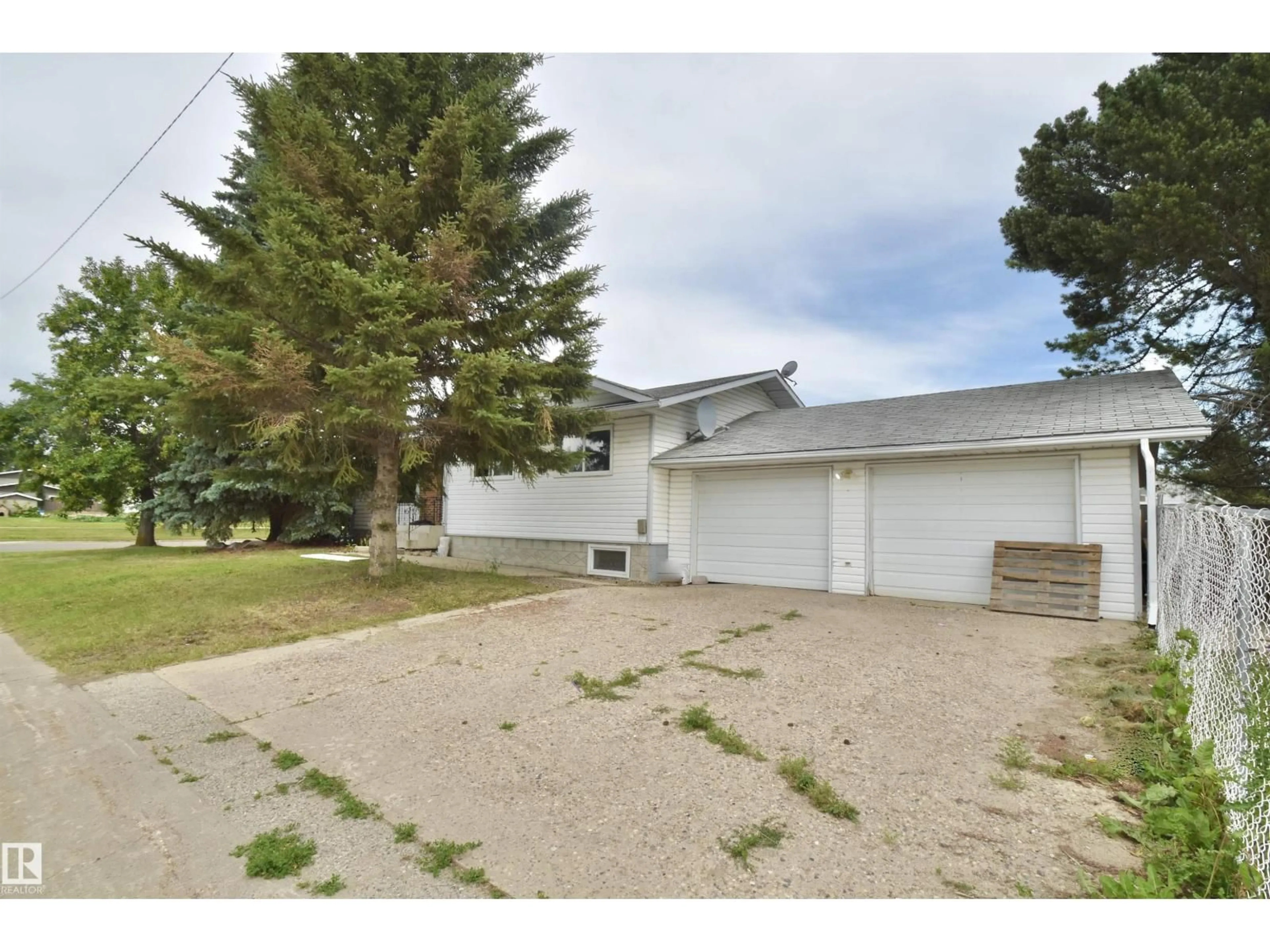 A pic from outside/outdoor area/front of a property/back of a property/a pic from drone, street for 5137 53 AV, St. Paul Town Alberta T0A3A1