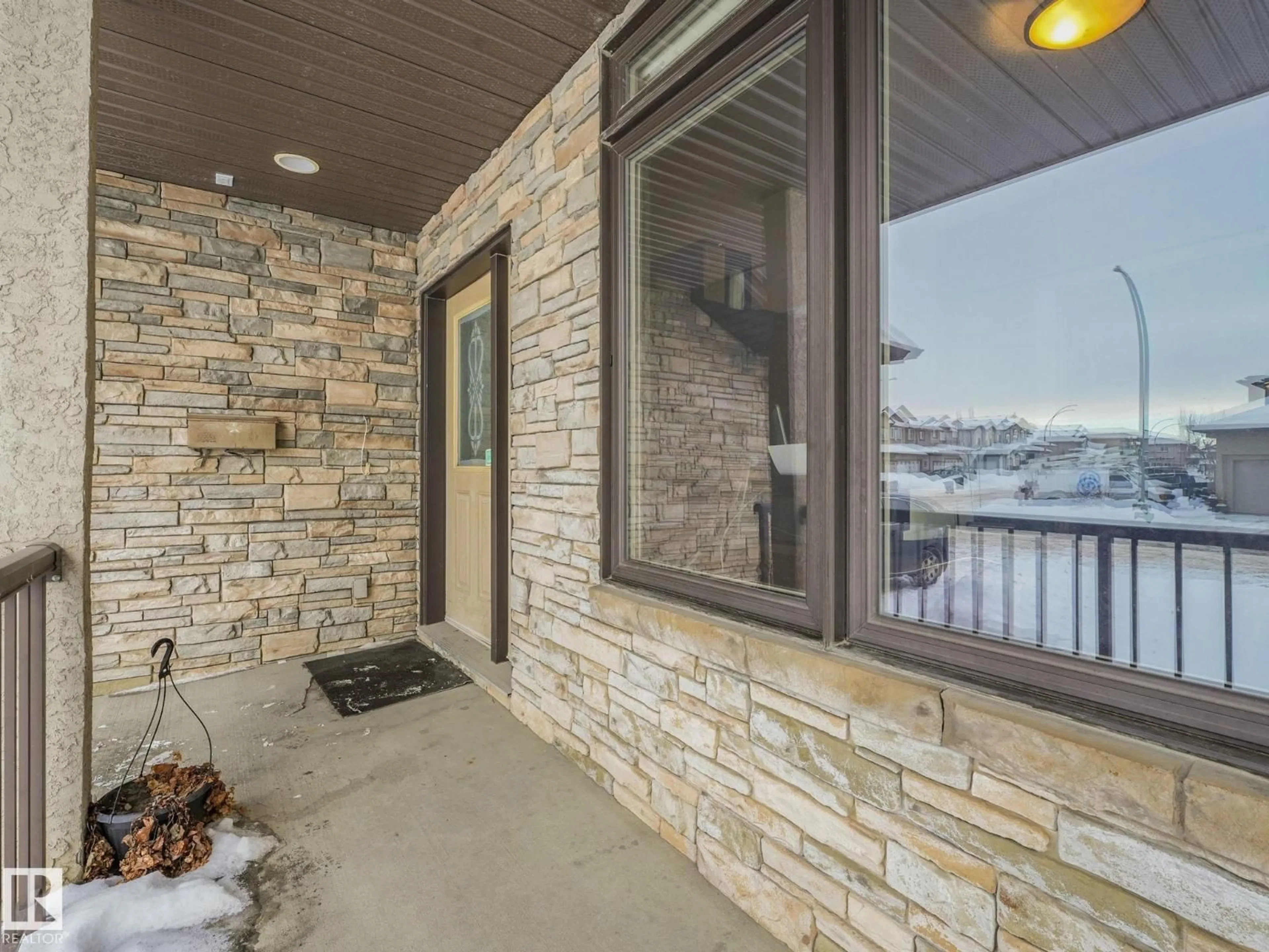 Indoor entryway for NW - 16019 134 ST, Edmonton Alberta T6V0B9