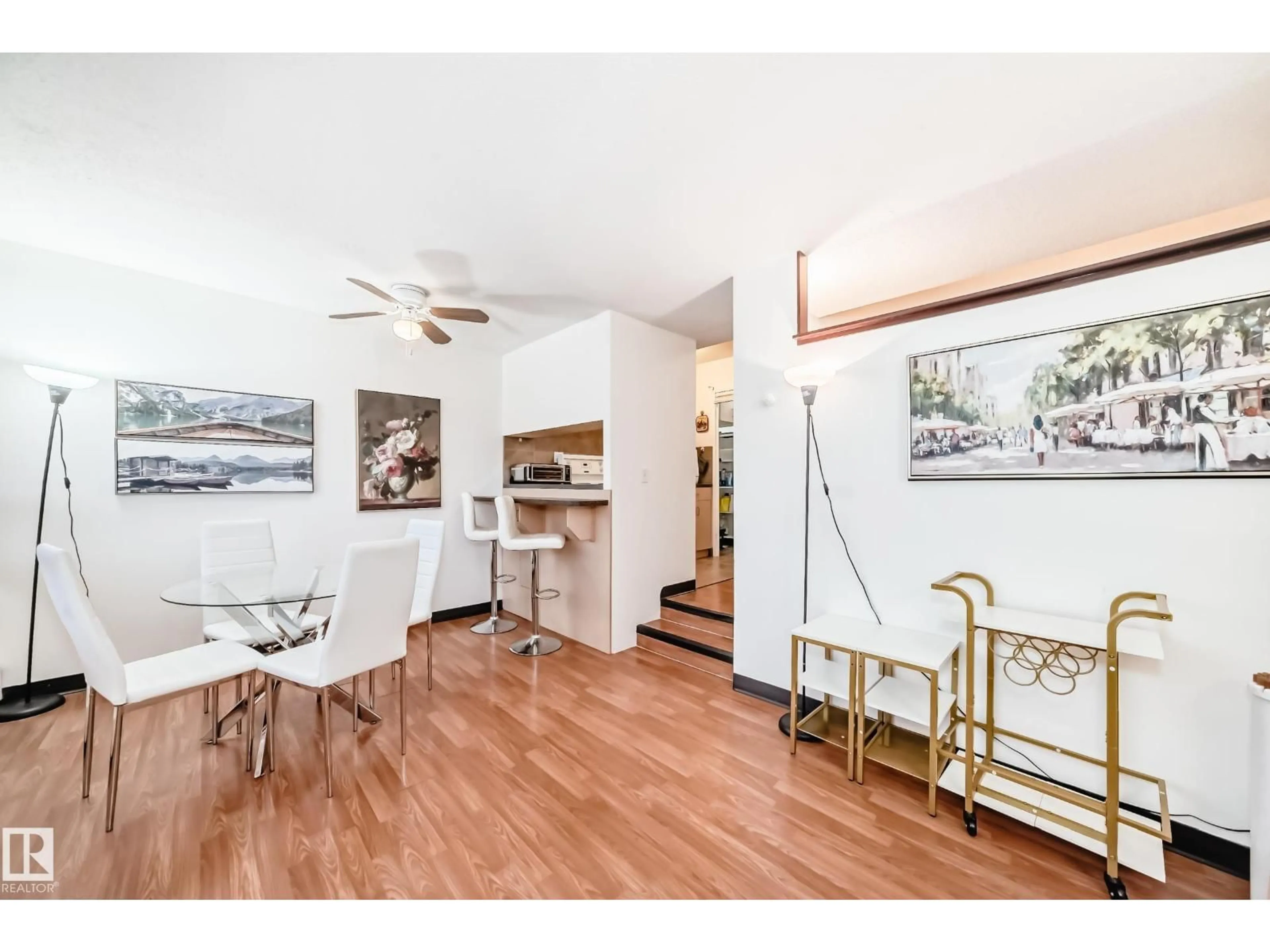 A pic of a room for 10160 - 621 114 ST, Edmonton Alberta T5K2L2