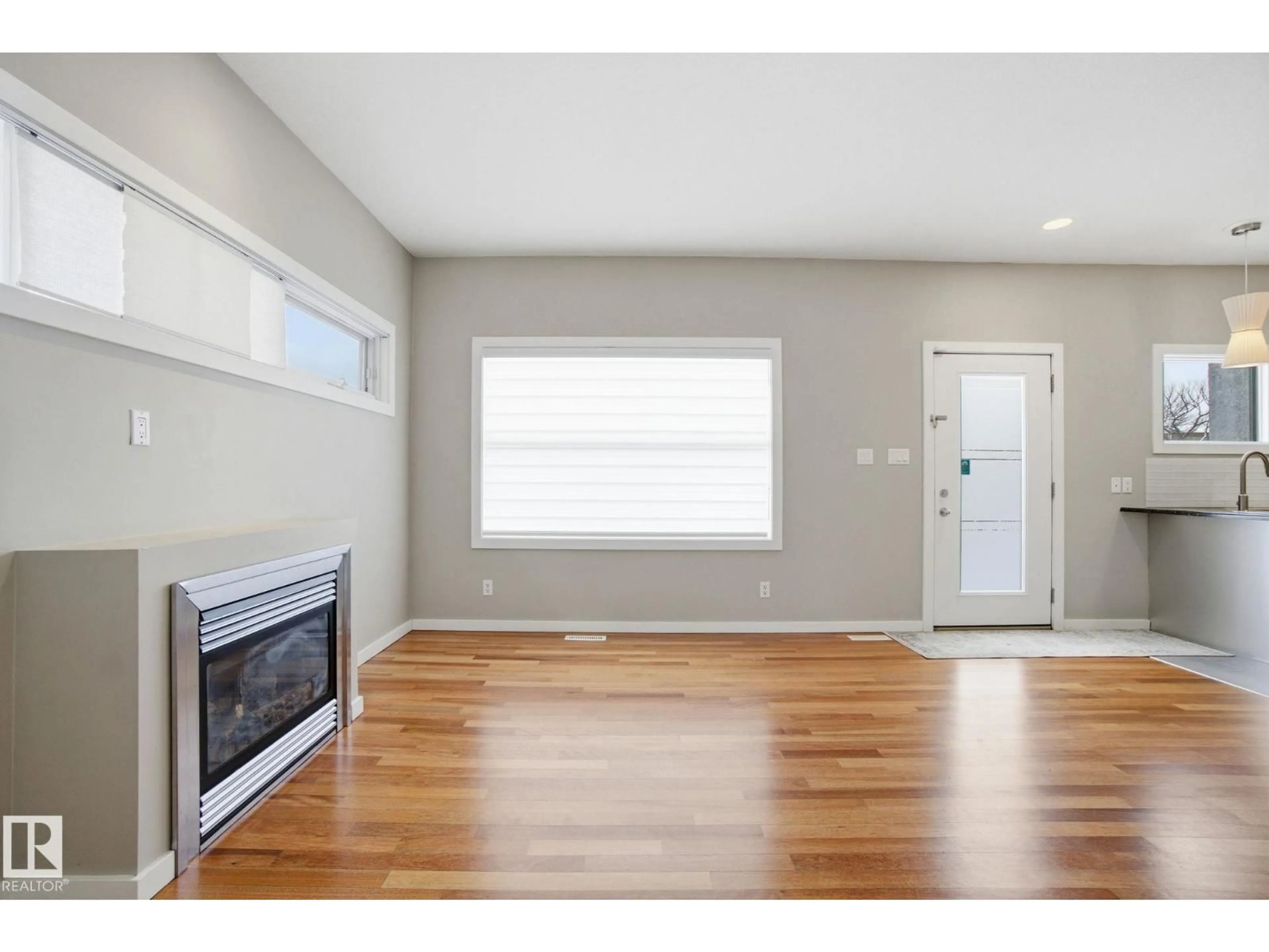 A pic of a room for #4 - 14315 STONY PLAIN RD, Edmonton Alberta T5N3R6