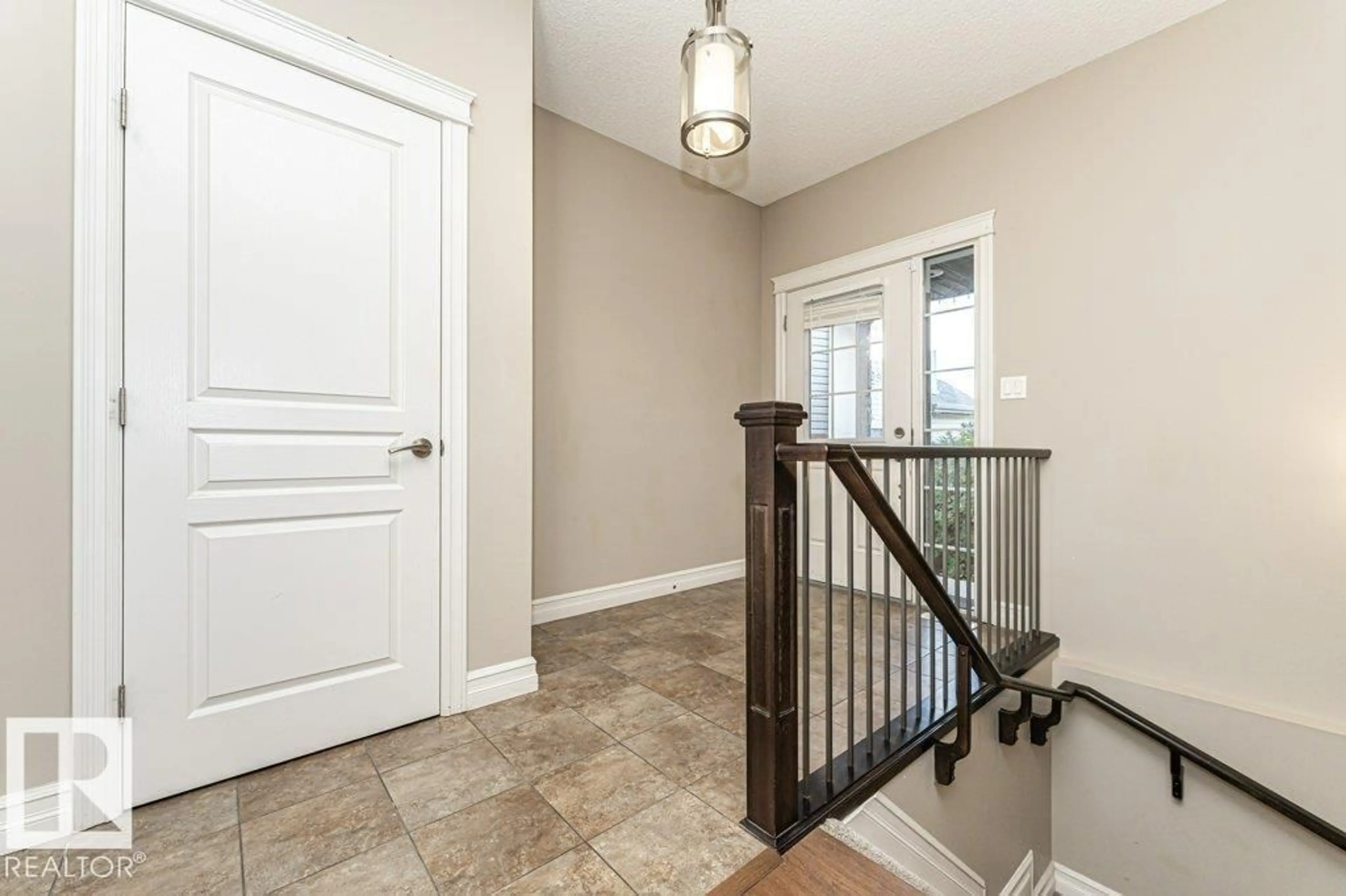 Indoor entryway for NW - 1920 33B ST, Edmonton Alberta T6T0L3