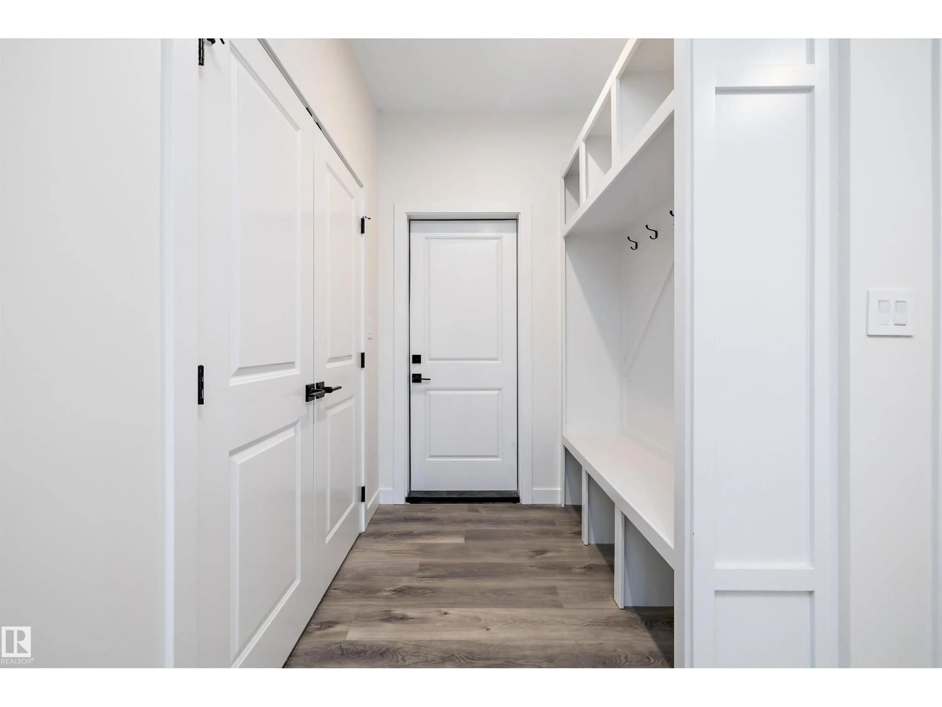 Indoor entryway for 79 MEADOWGROVE LN, Spruce Grove Alberta T7X0W2