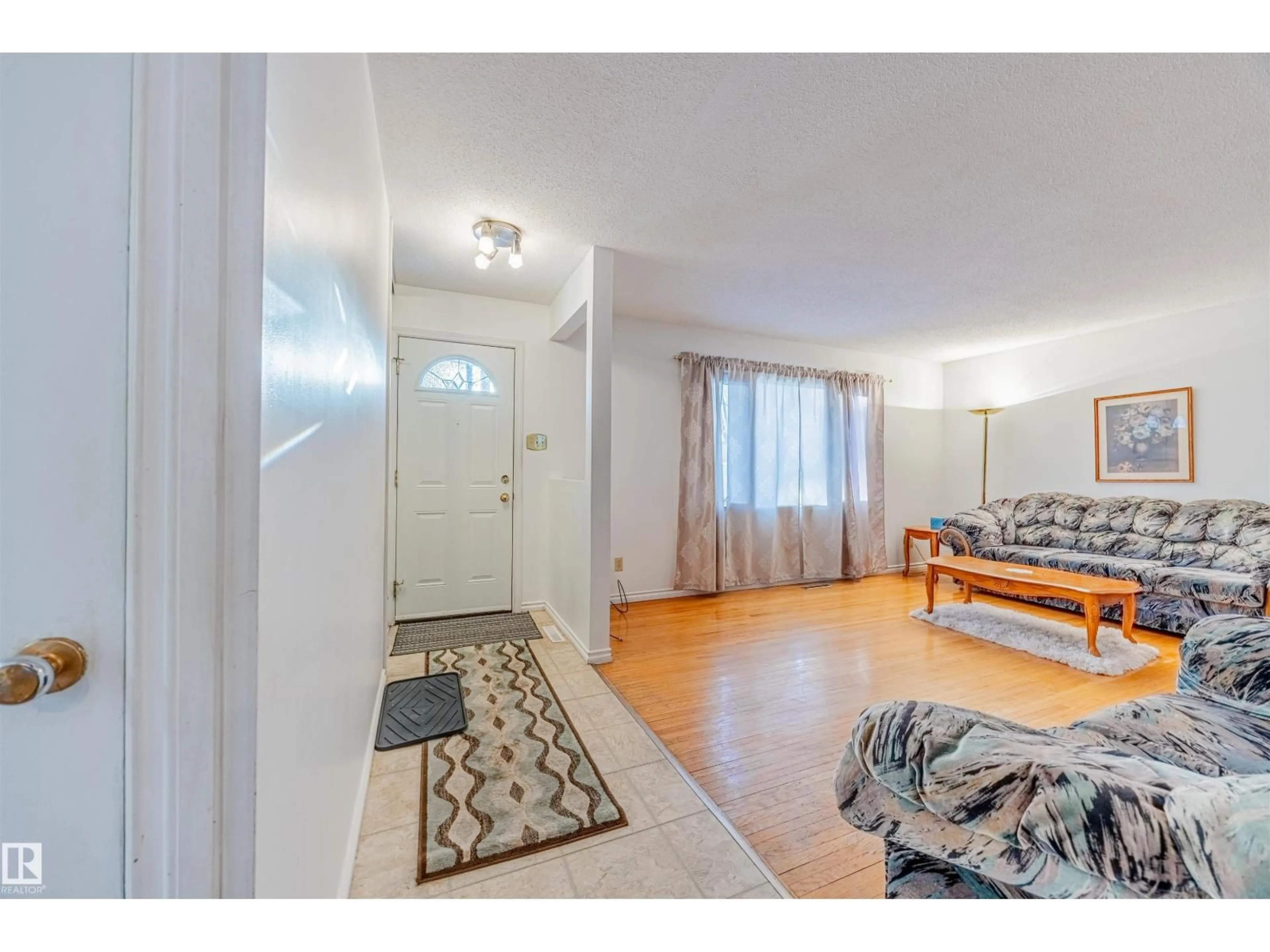 Indoor entryway for 266 CONIFER ST, Sherwood Park Alberta T8A1M3