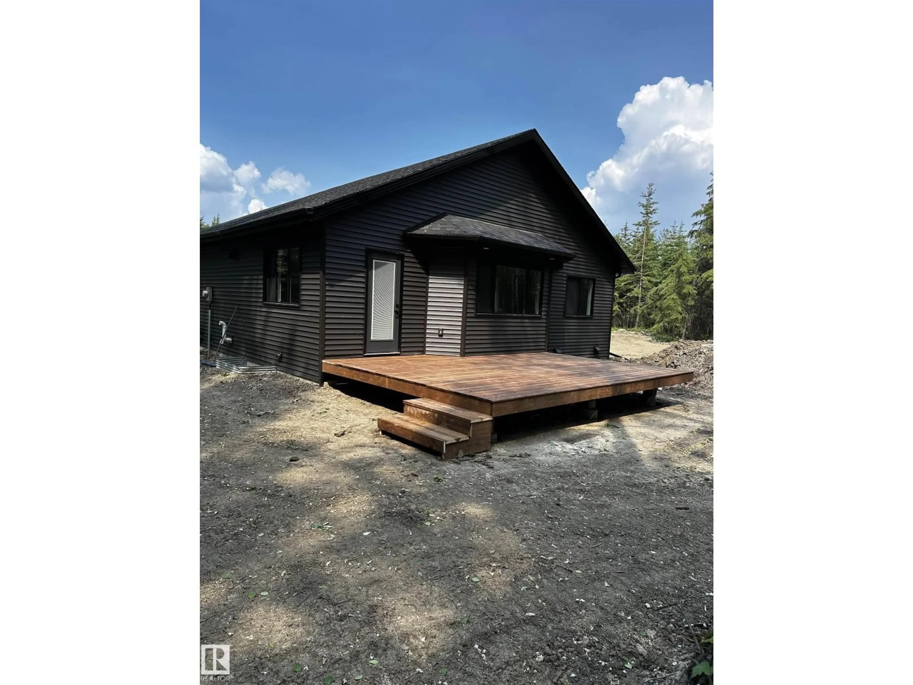 Shed for 37 - 420 1414 HWY, Rural Lac Ste. Anne County Alberta T5A1H3