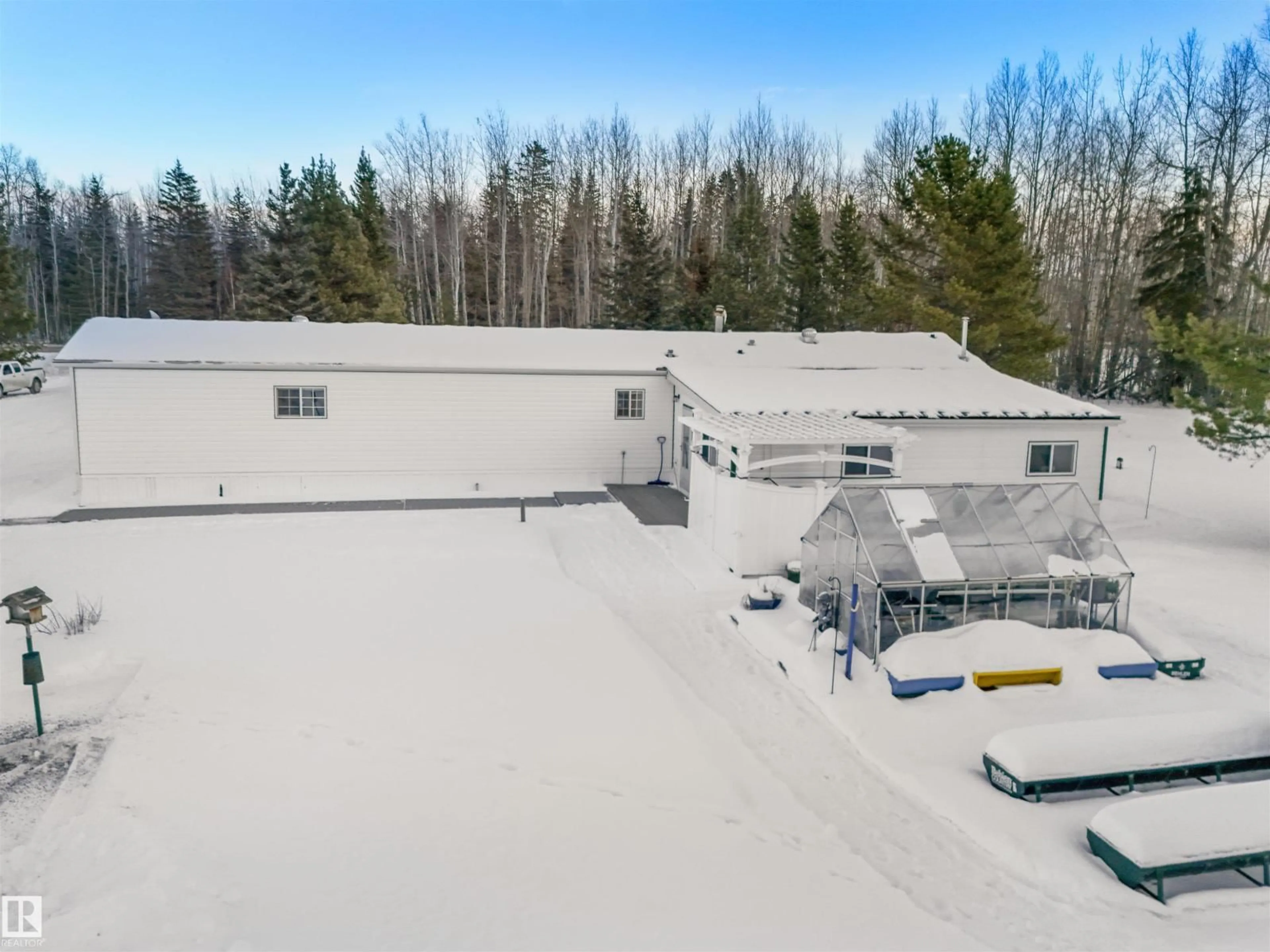 A pic from outside/outdoor area/front of a property/back of a property/a pic from drone, building for 49518 RANGE ROAD 81, Rural Brazeau County Alberta T7A1T1