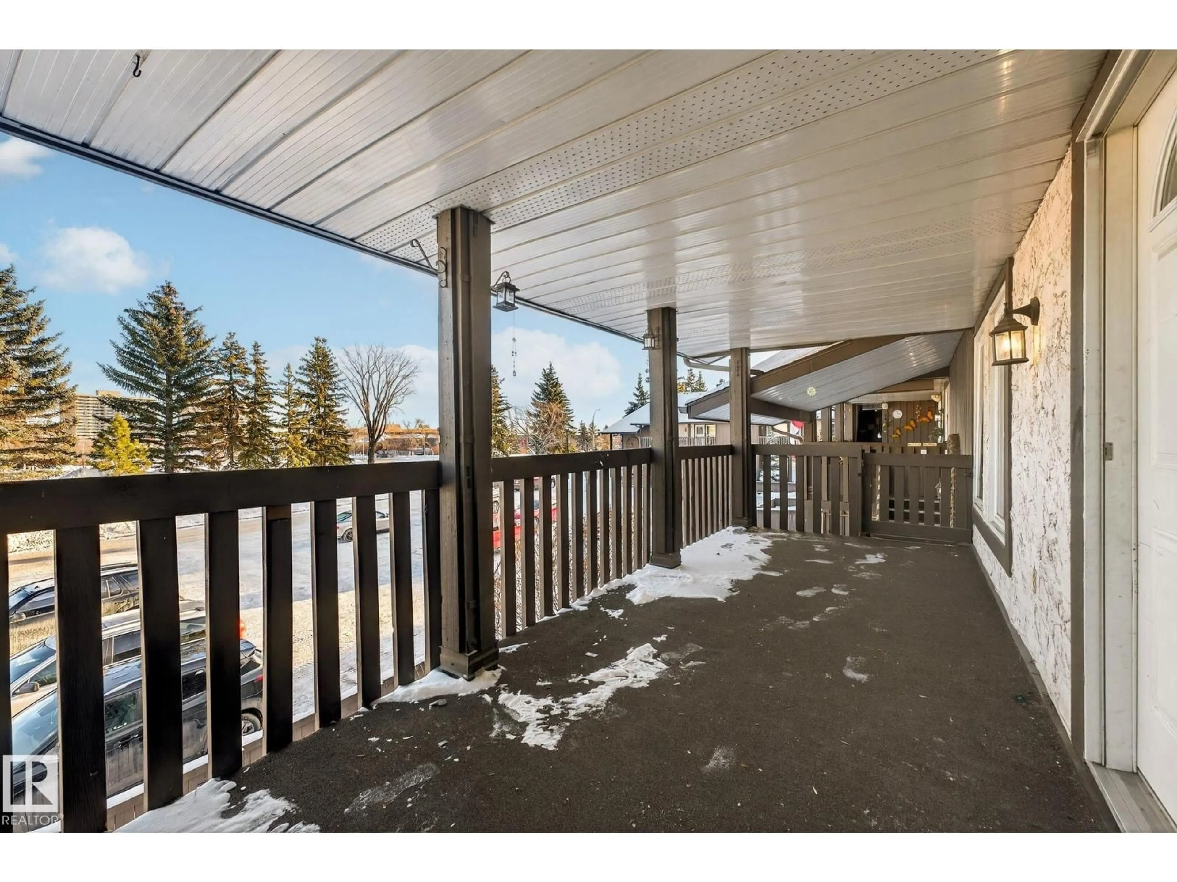 Patio, unknown for 135 SURREY GARDENS, Edmonton Alberta T5T1Z3