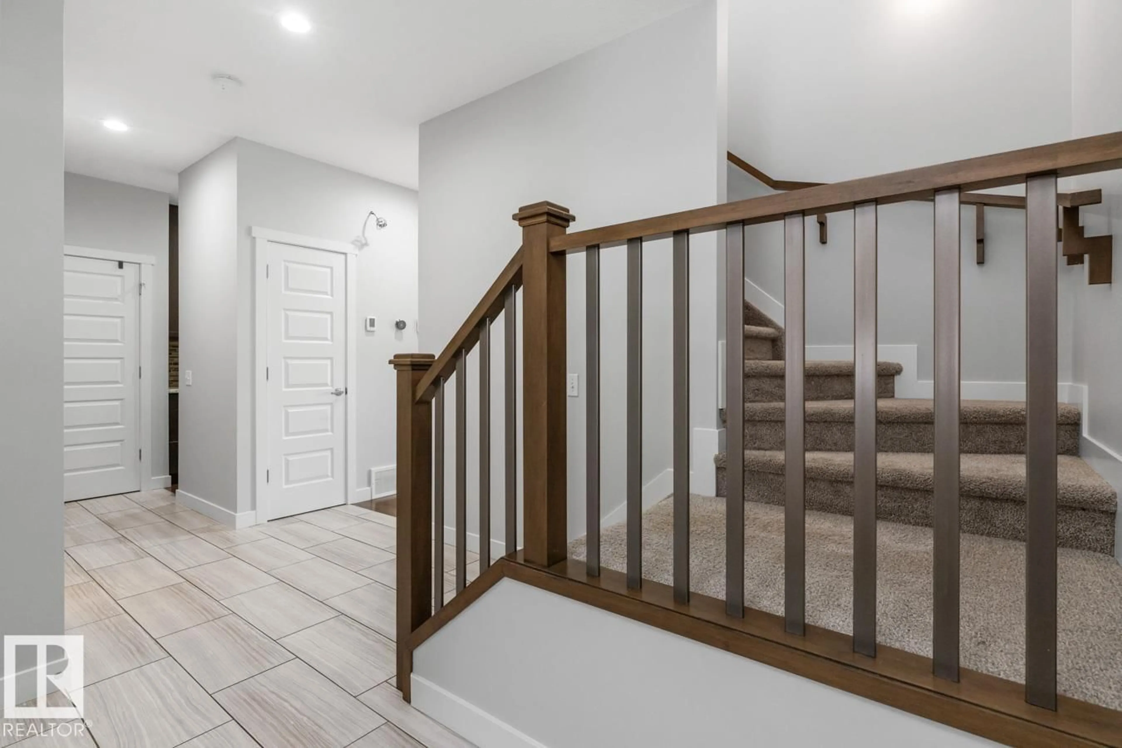 Unknown for SW - 1723 168 ST, Edmonton Alberta T6W3R7