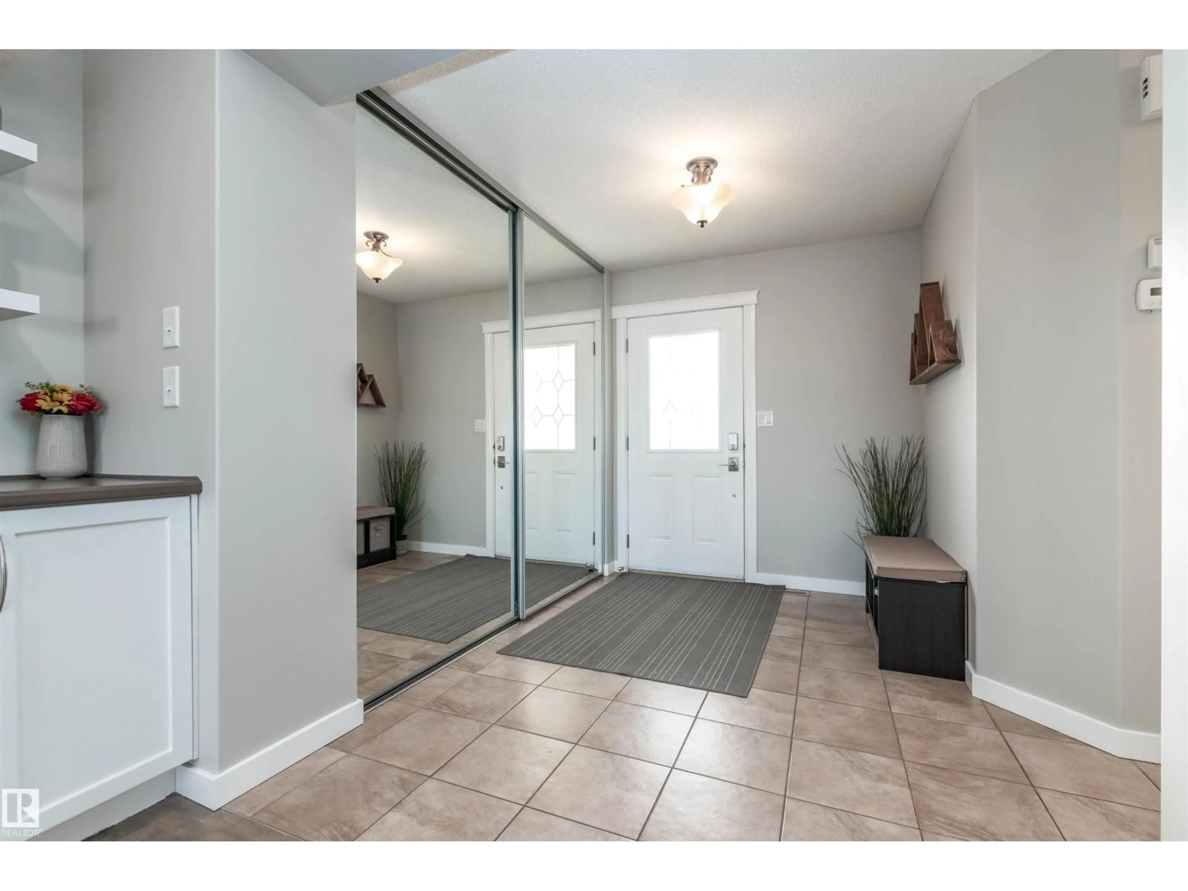 Indoor entryway for 158 RIDGELAND CR, Sherwood Park Alberta T8A2P2