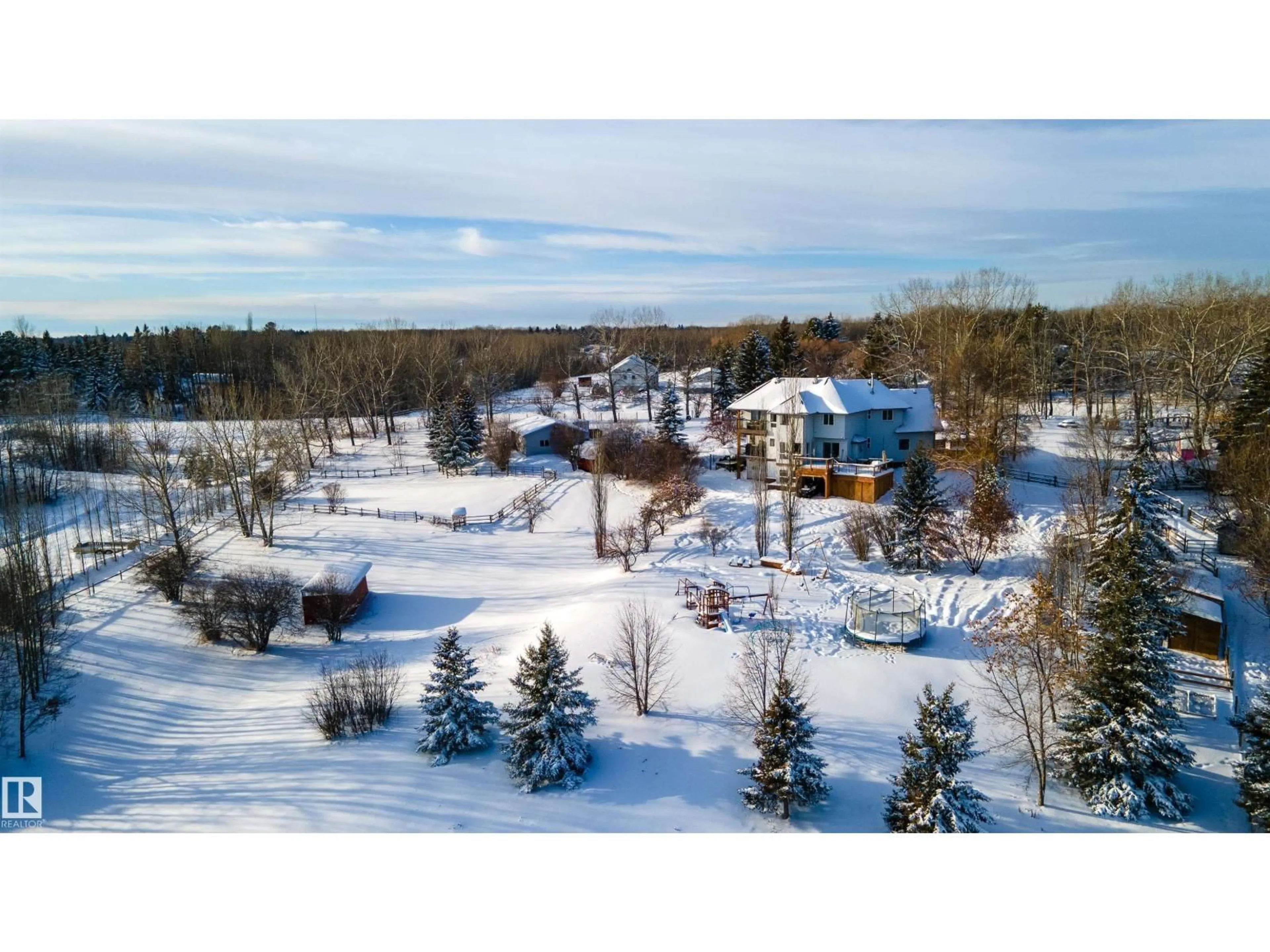 A pic from outside/outdoor area/front of a property/back of a property/a pic from drone, unknown for 53218 - 20 RGE ROAD 14, Rural Parkland County Alberta T7Y9G3