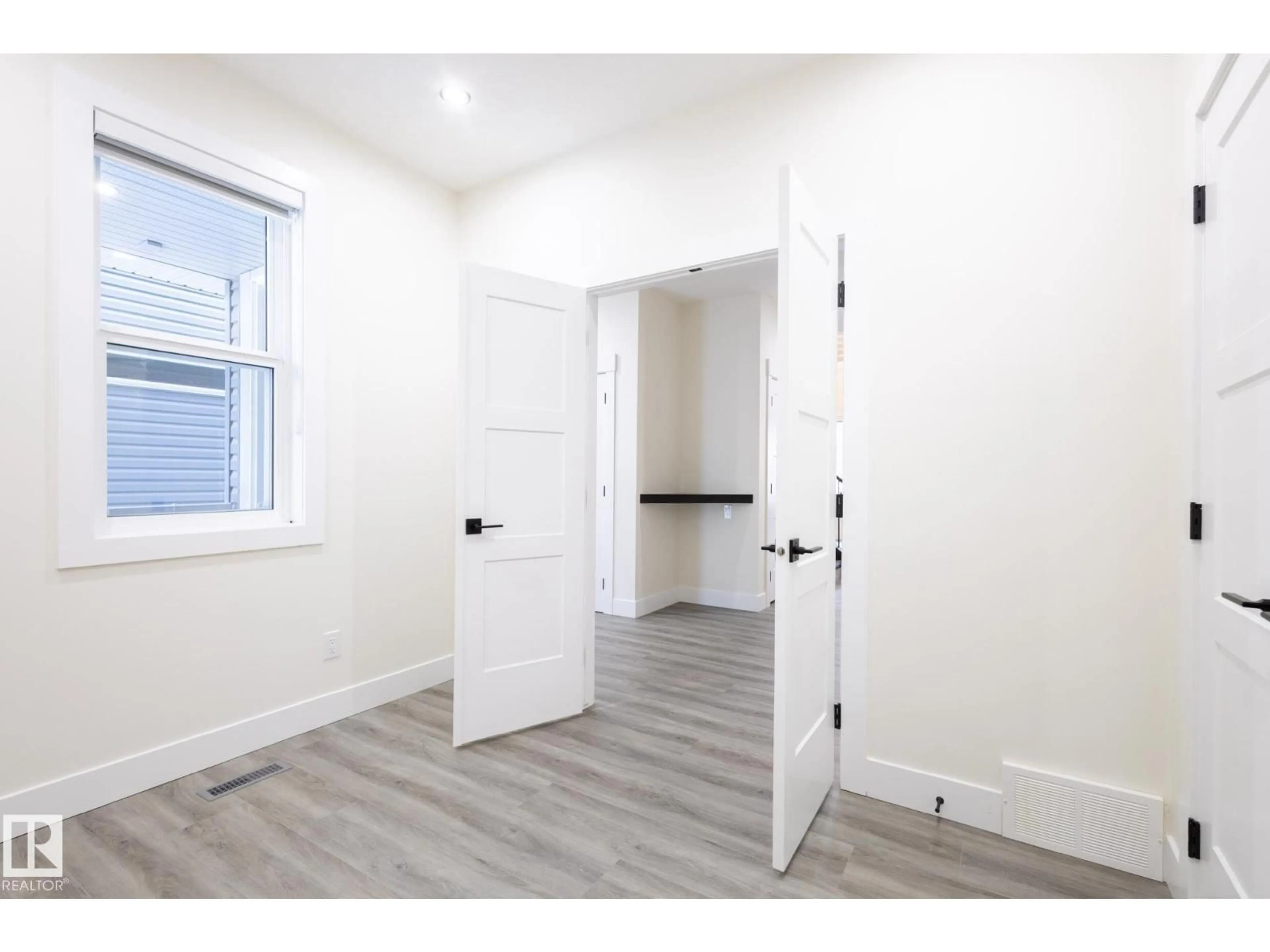 A pic of a room for 106 EDGEFIELD WY, St. Albert Alberta T8N7Z9