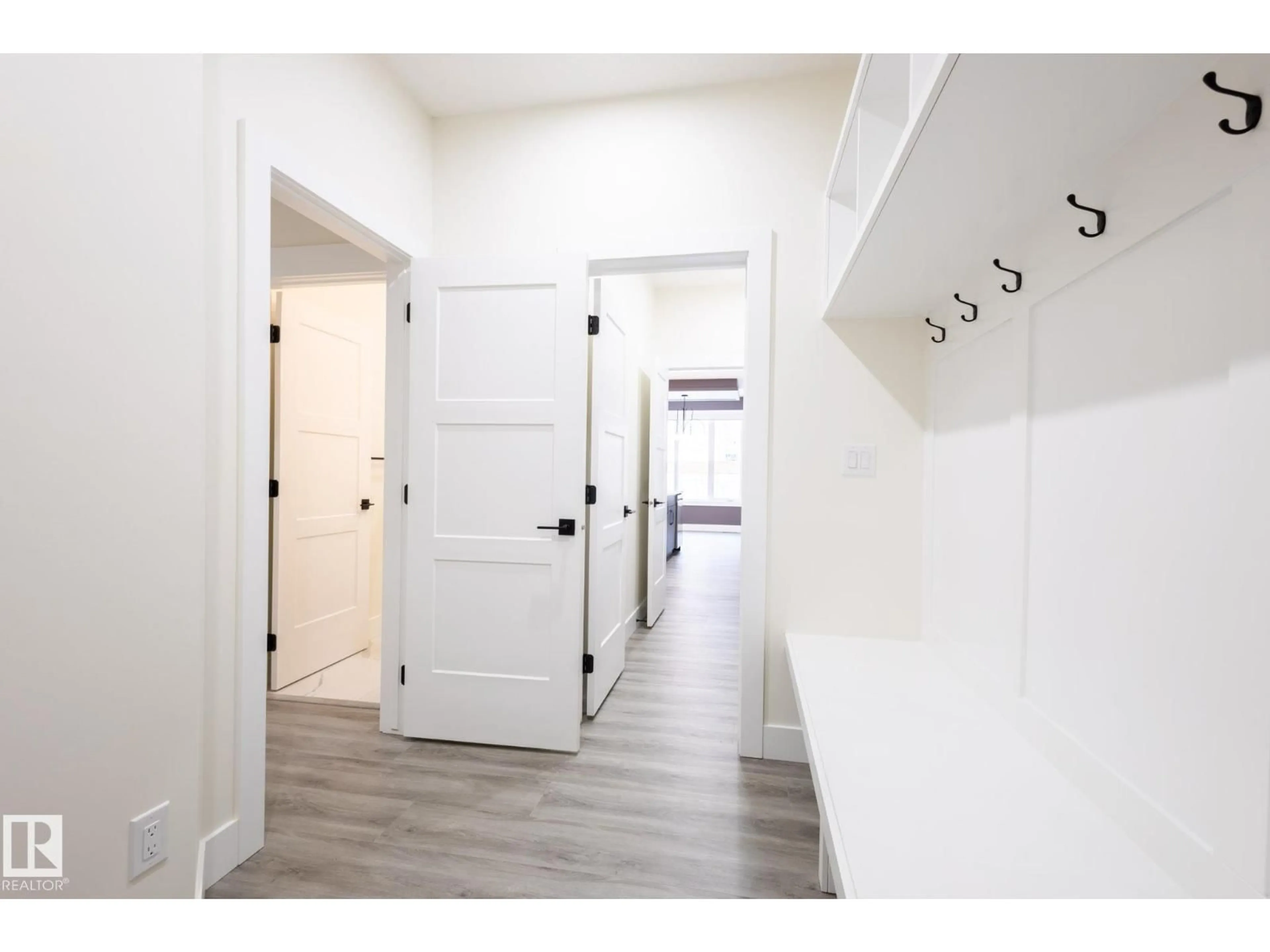 Indoor entryway for 106 EDGEFIELD WY, St. Albert Alberta T8N7Z9
