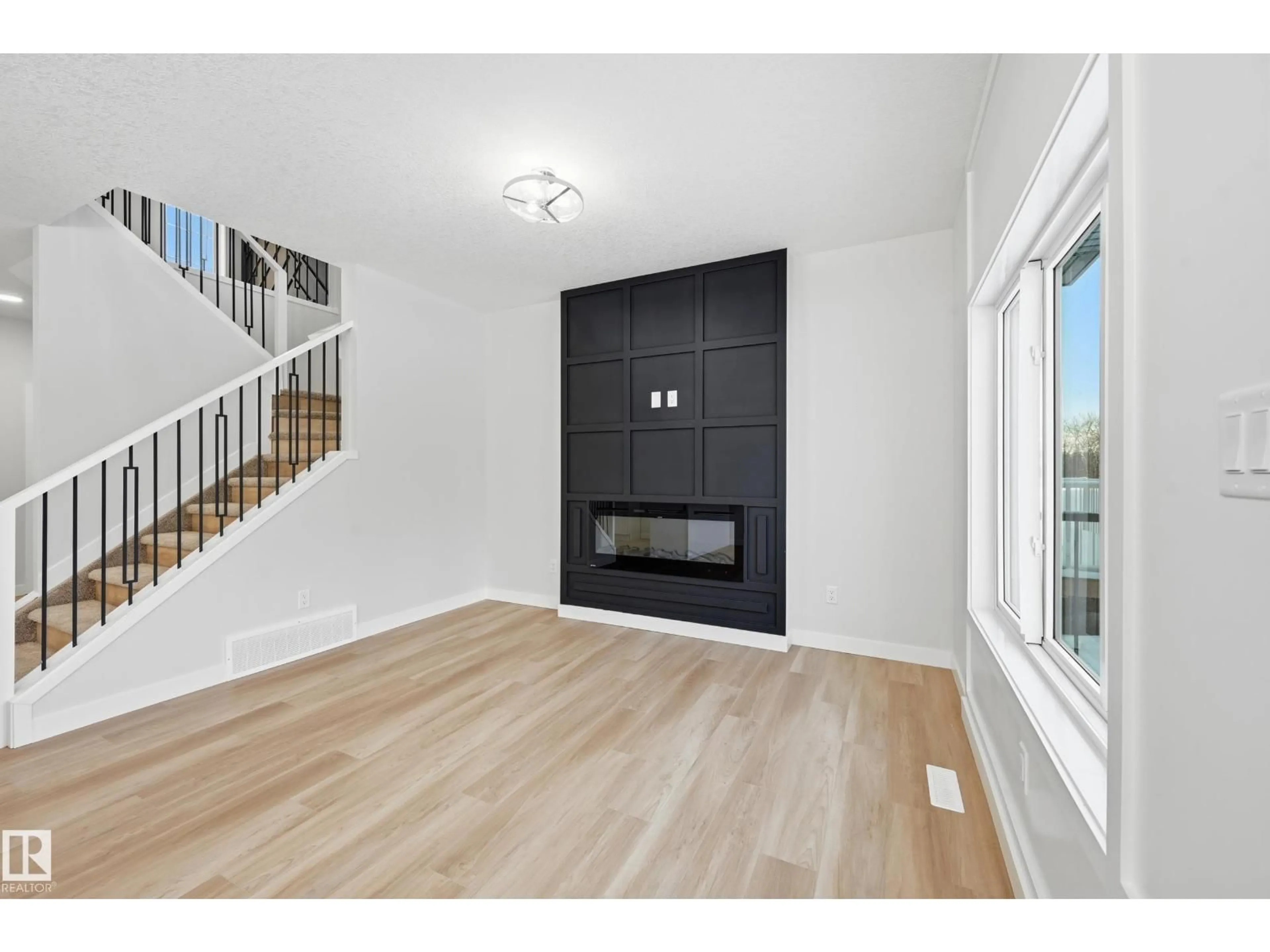 Indoor entryway for 61 PATRIOT WY, Spruce Grove Alberta T7X2W6