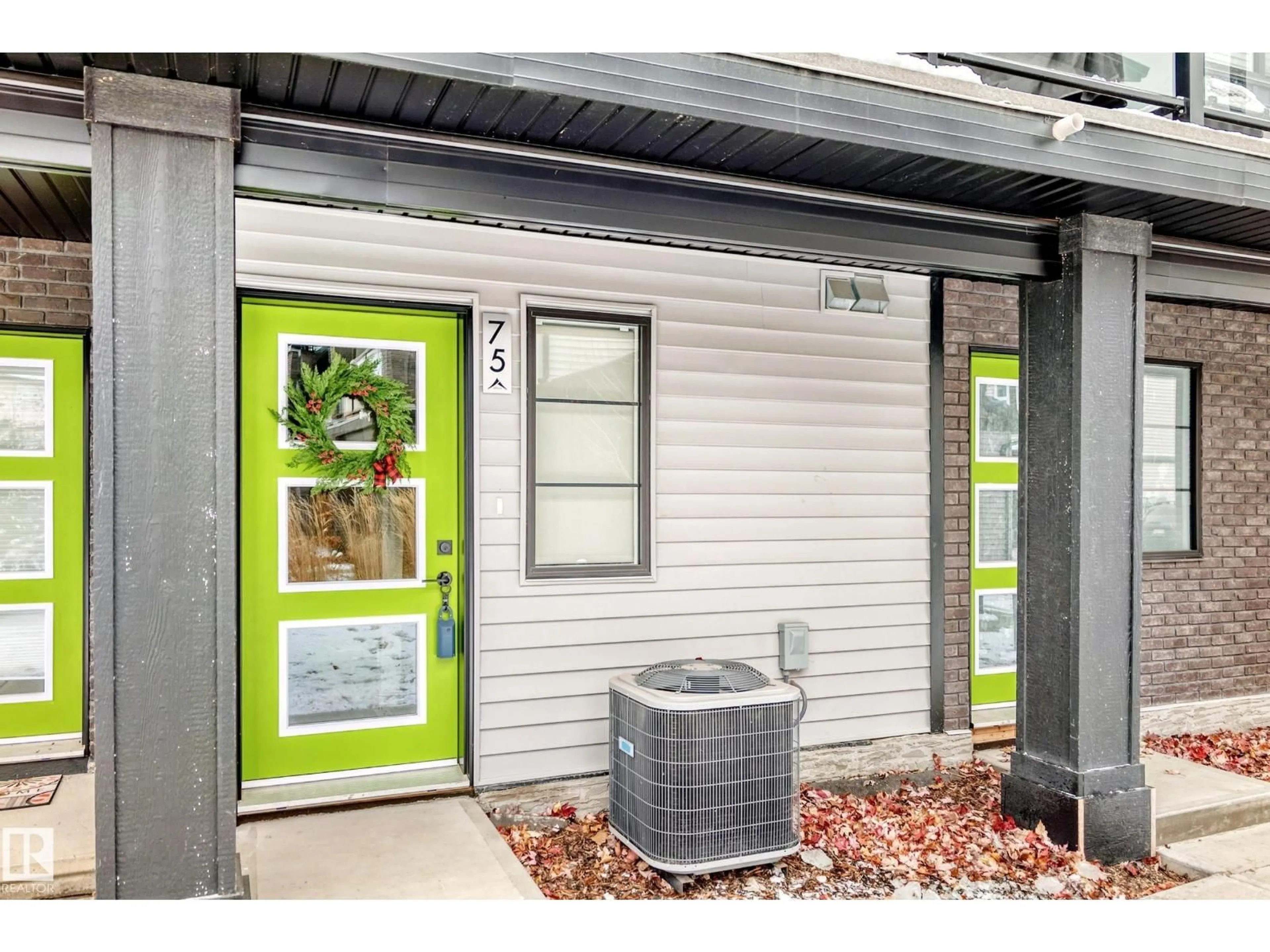 Indoor entryway for 75 - 1203 163 ST, Edmonton Alberta T6W3X1