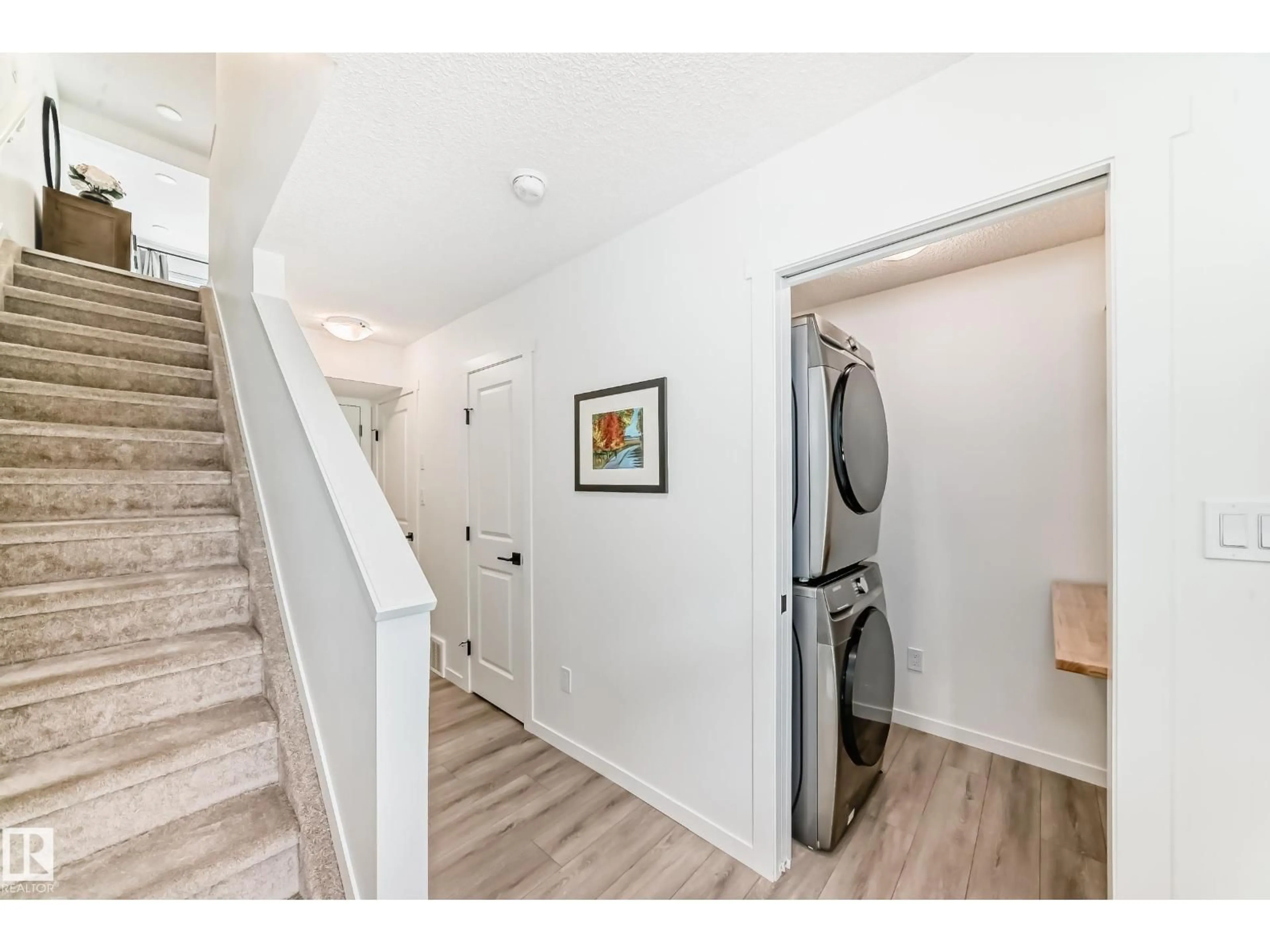 Indoor entryway for 75 - 1203 163 ST, Edmonton Alberta T6W3X1