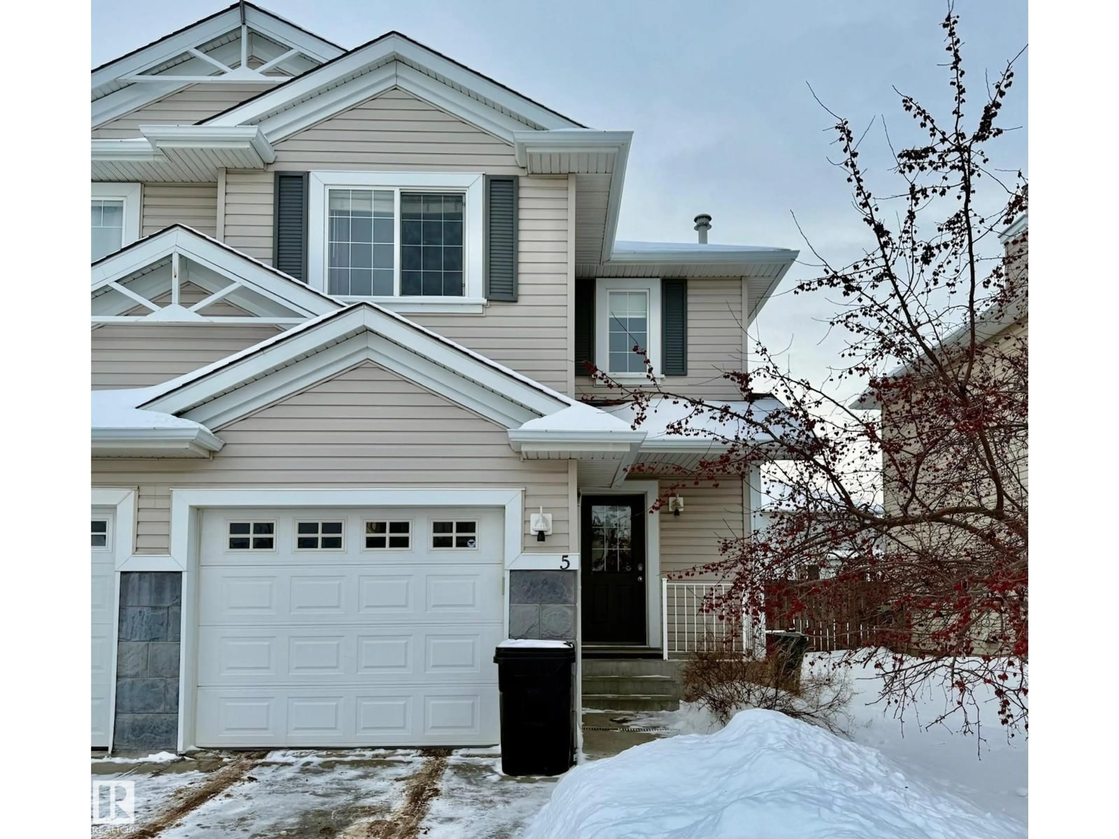 Home with vinyl exterior material, street for 5 CHESTERMERE WY, Sherwood Park Alberta T8H2S1